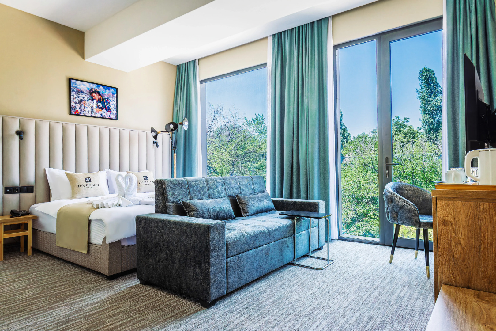 Отель River Inn