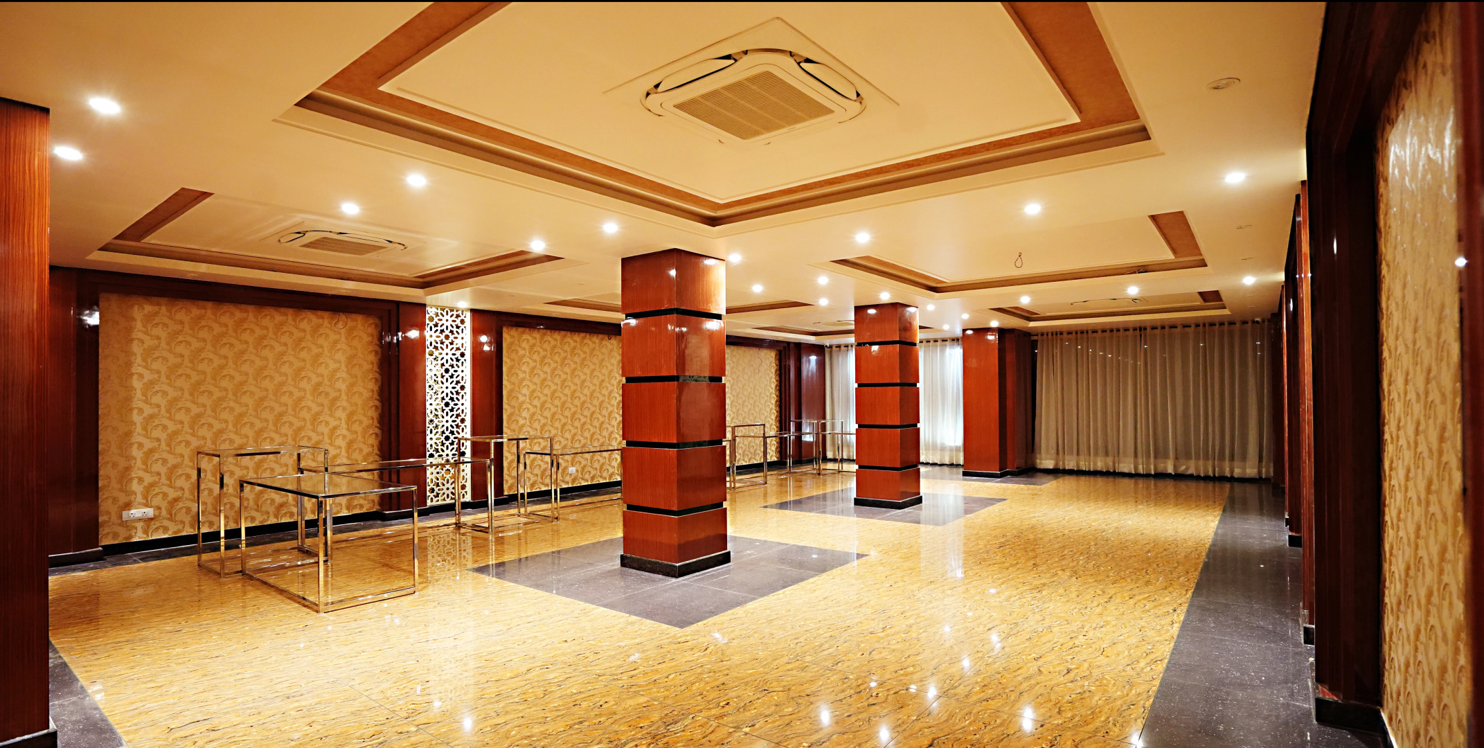 Отель Maplewood Premier