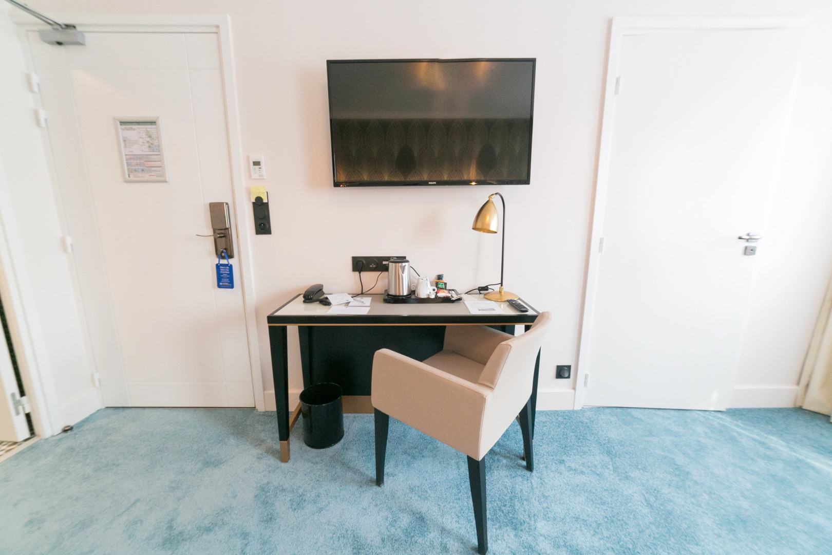 Отель Best Western Journel Saint-Laurent-Du-Var