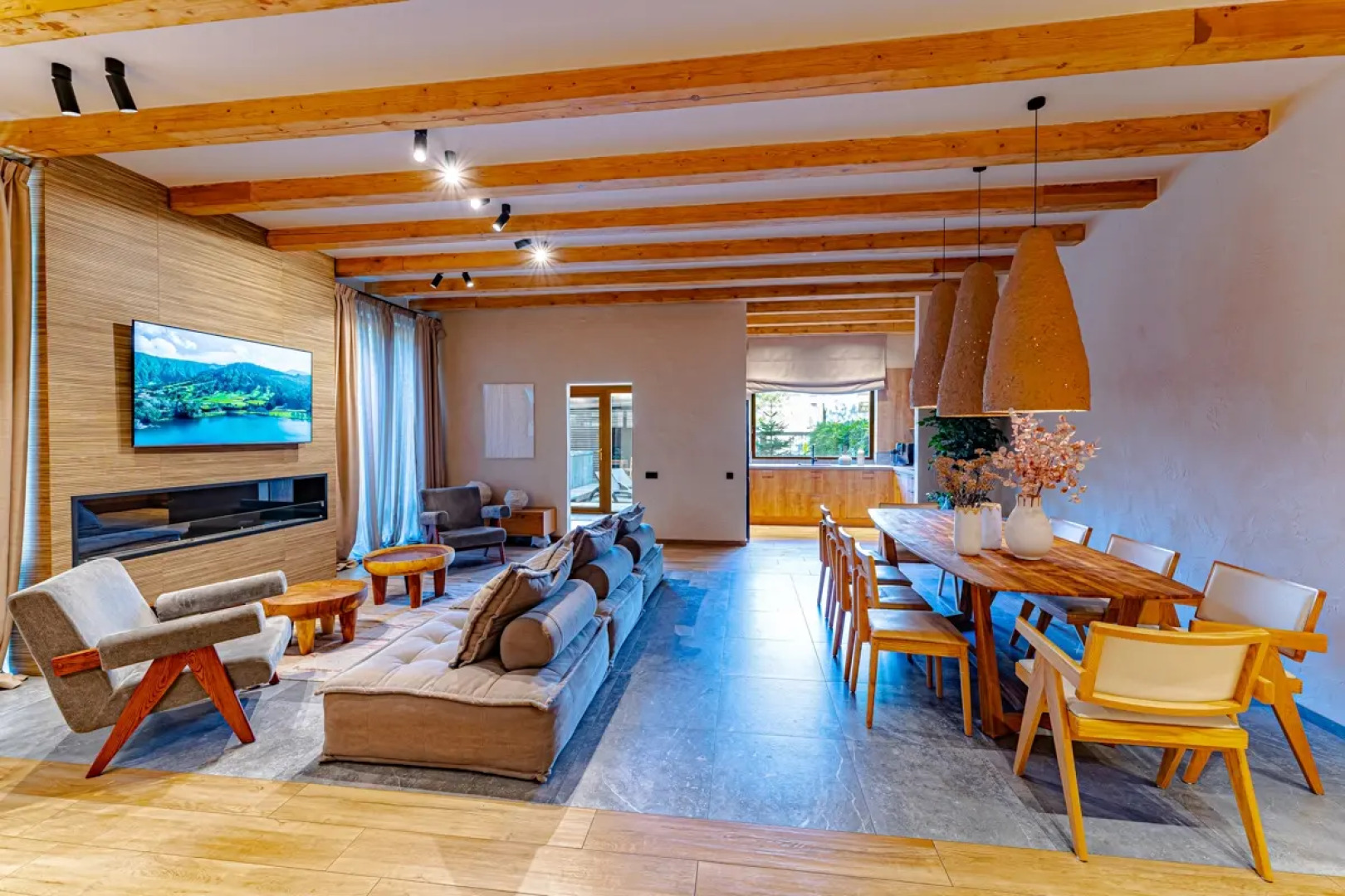 Коттедж Премиум Класса в Горах на 12 Гостей