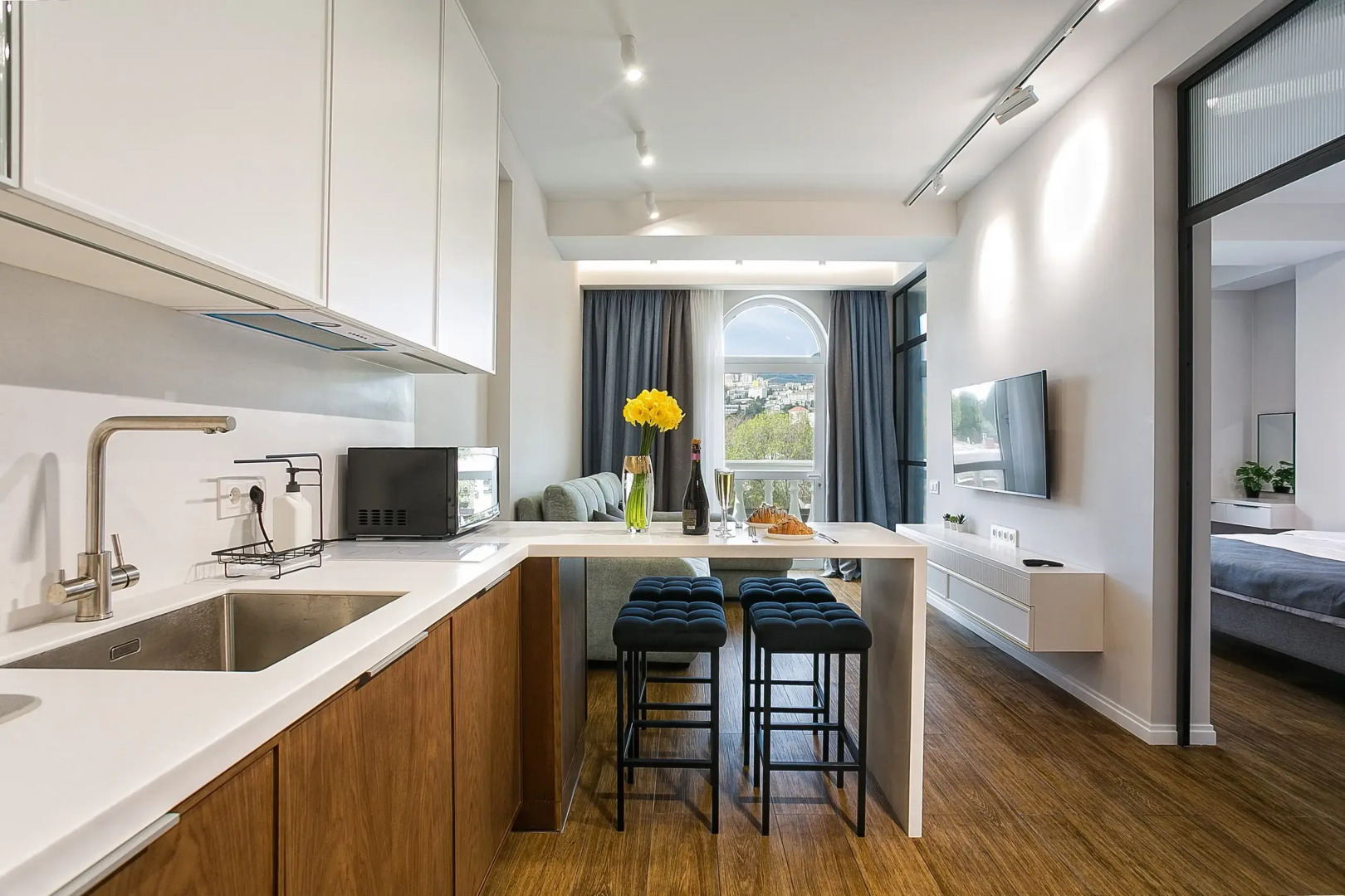 Апартаменты Дом композитора Ялта Екатеринская 3 Набережная Ялты