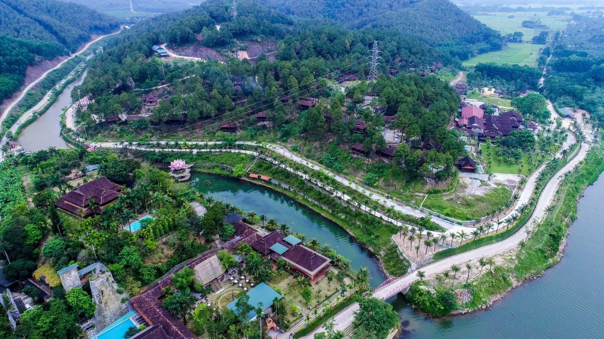 Отель Sankofa Village Hill Resort and Spa