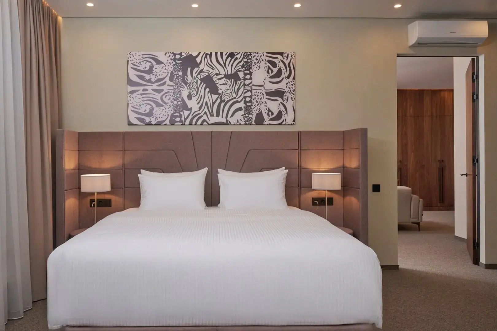 Отель Aura CityHotel