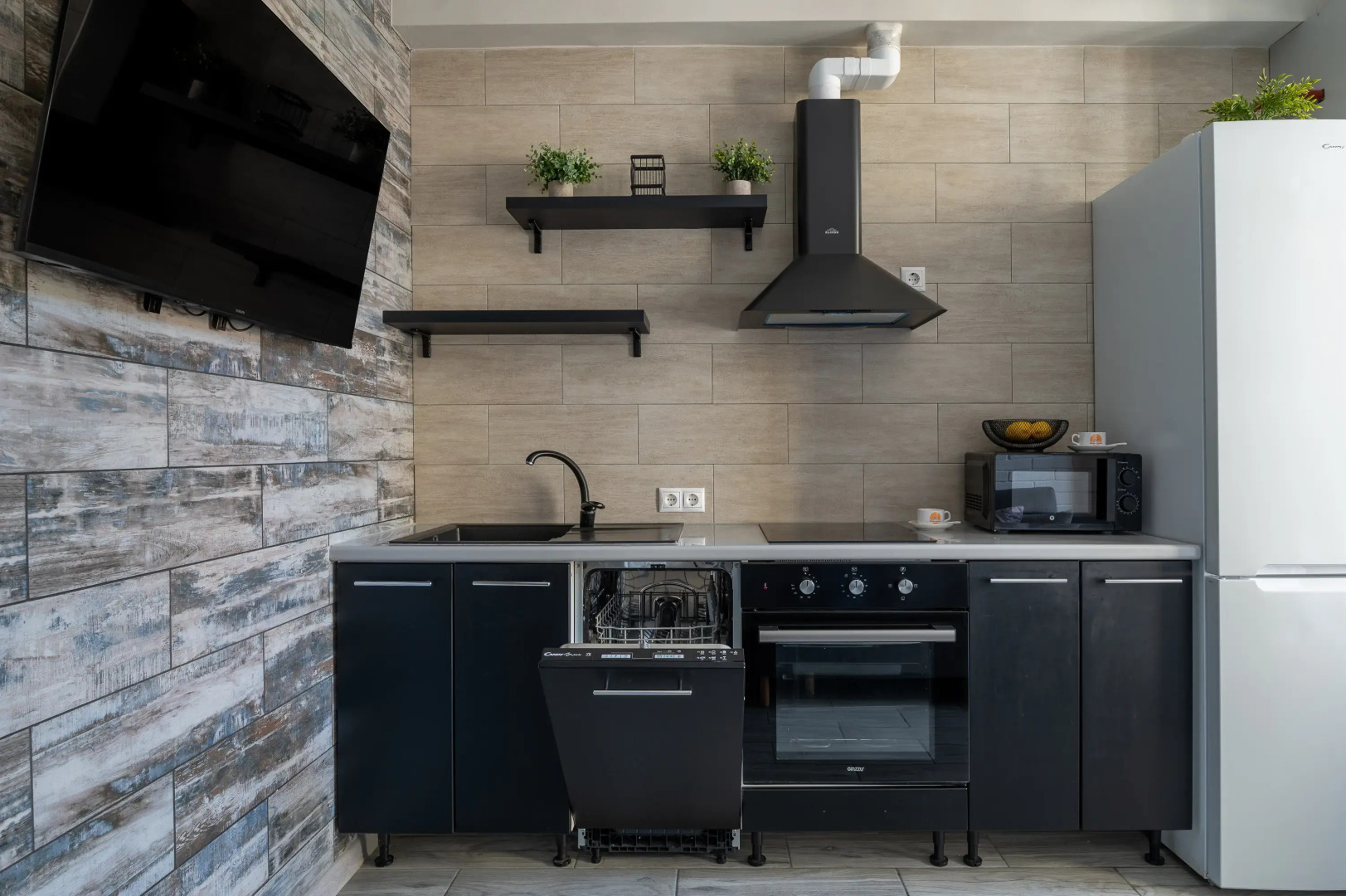 Квартира уютная возле горной реки. Кватро 28