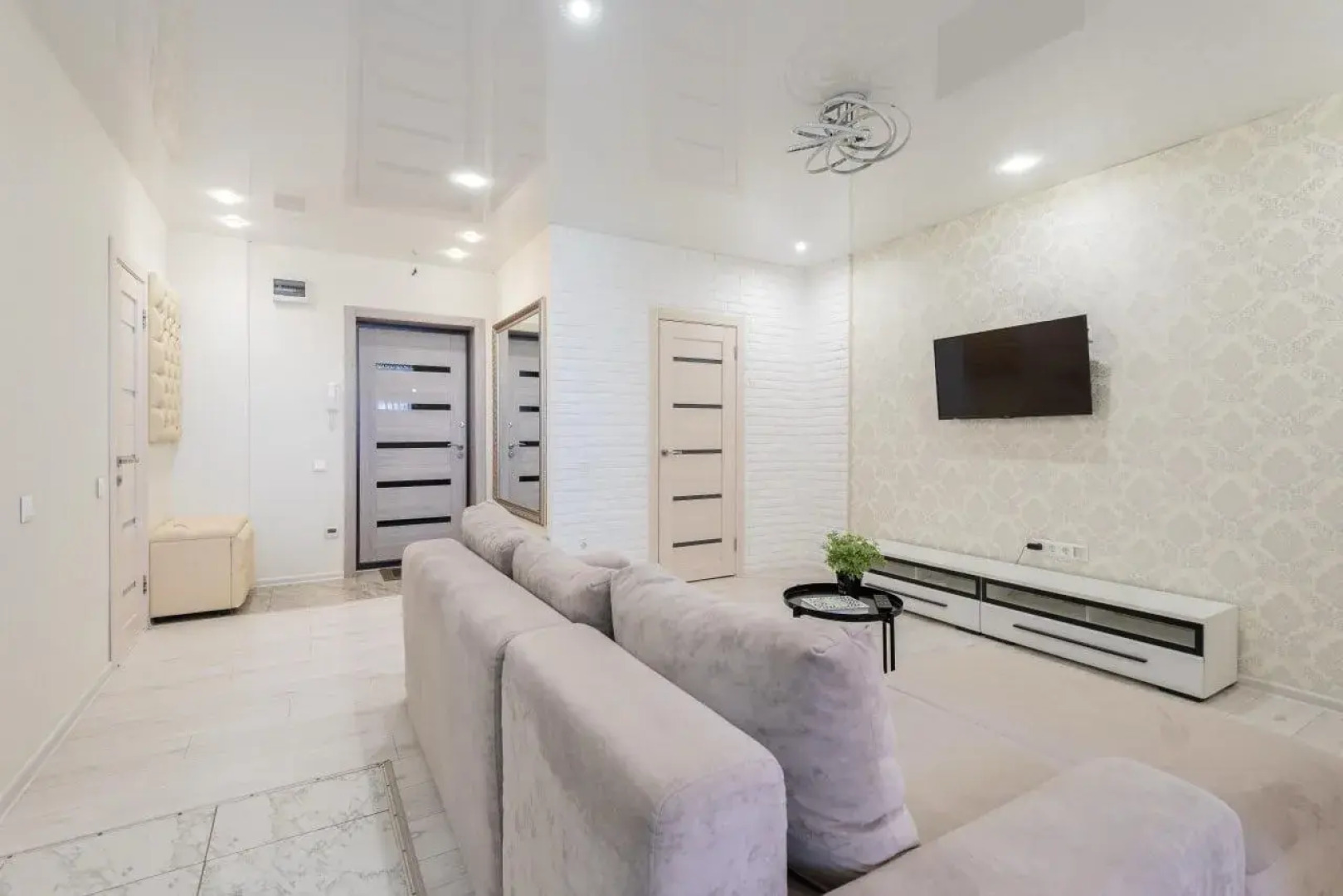 Квартира 1 Комнатная 50 м²