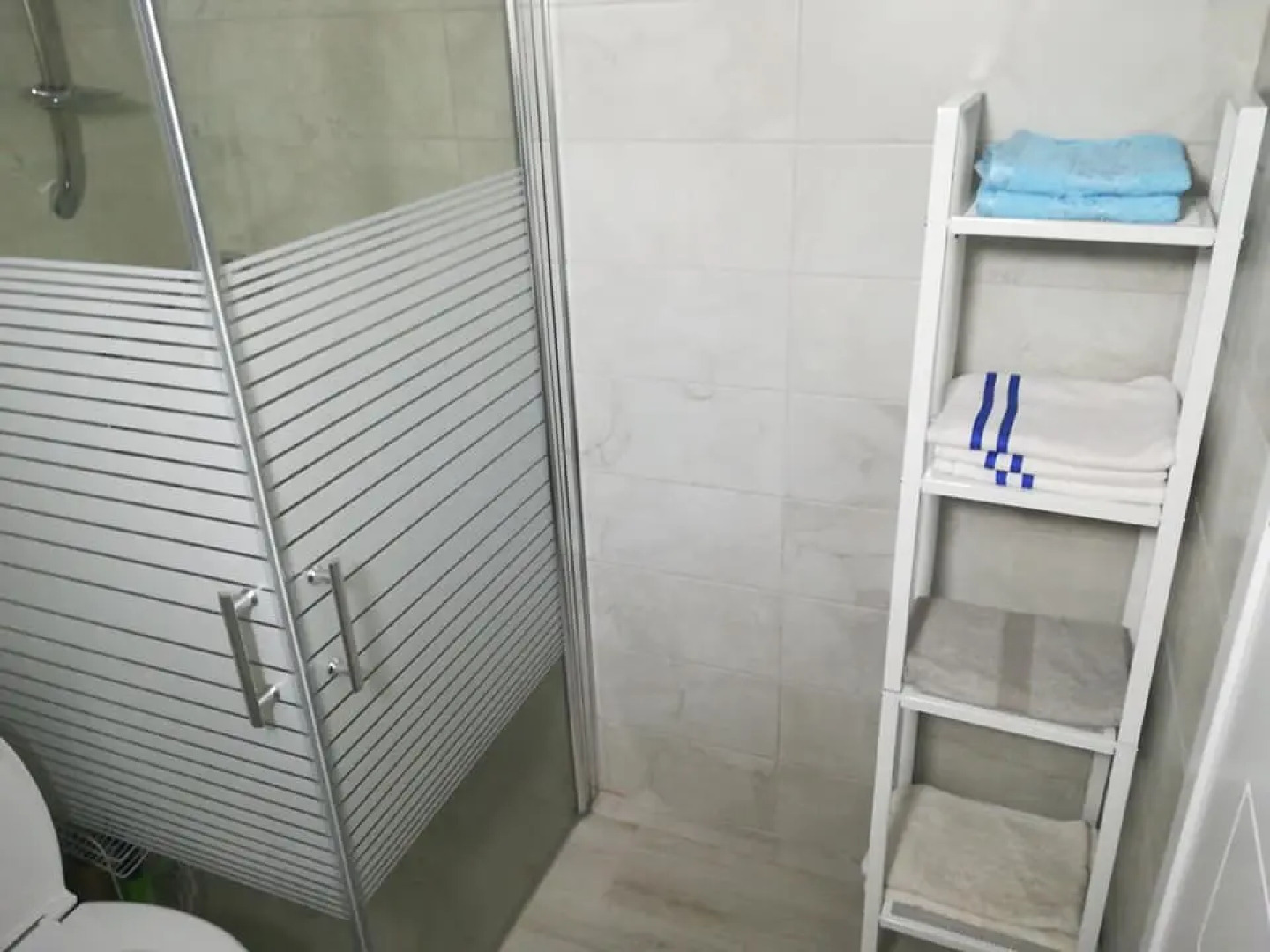 Апартаменты By The Lake