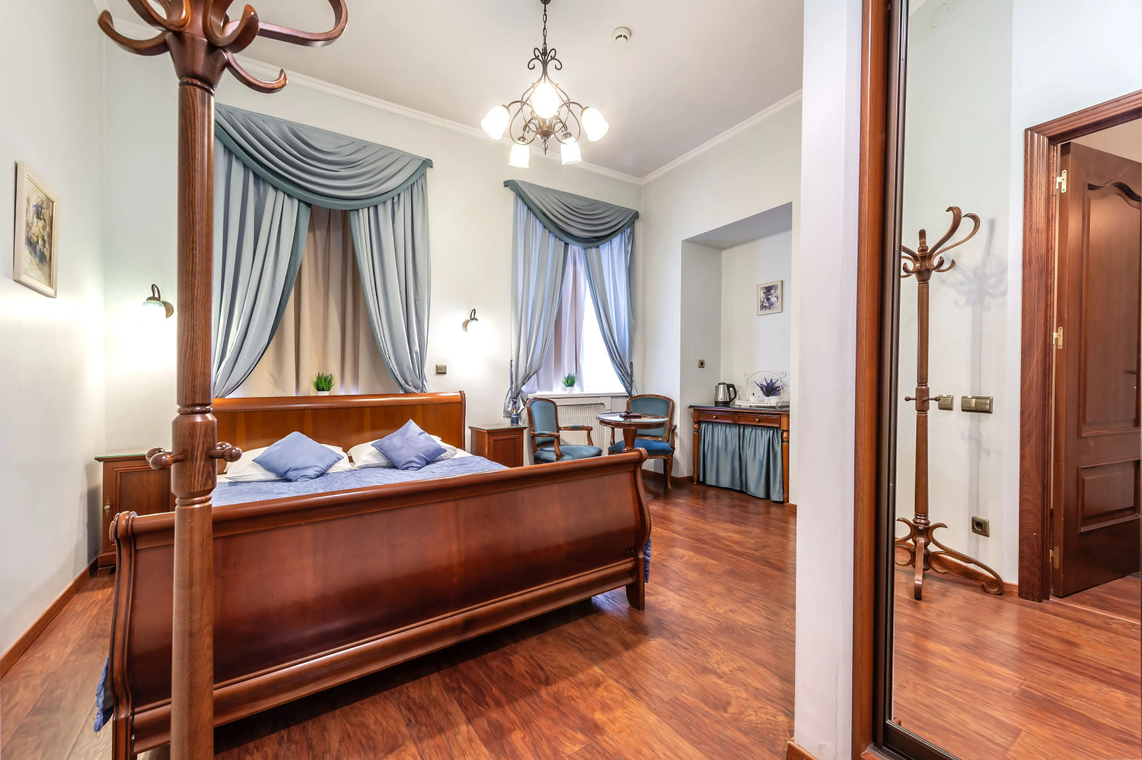 Отель Времена Года