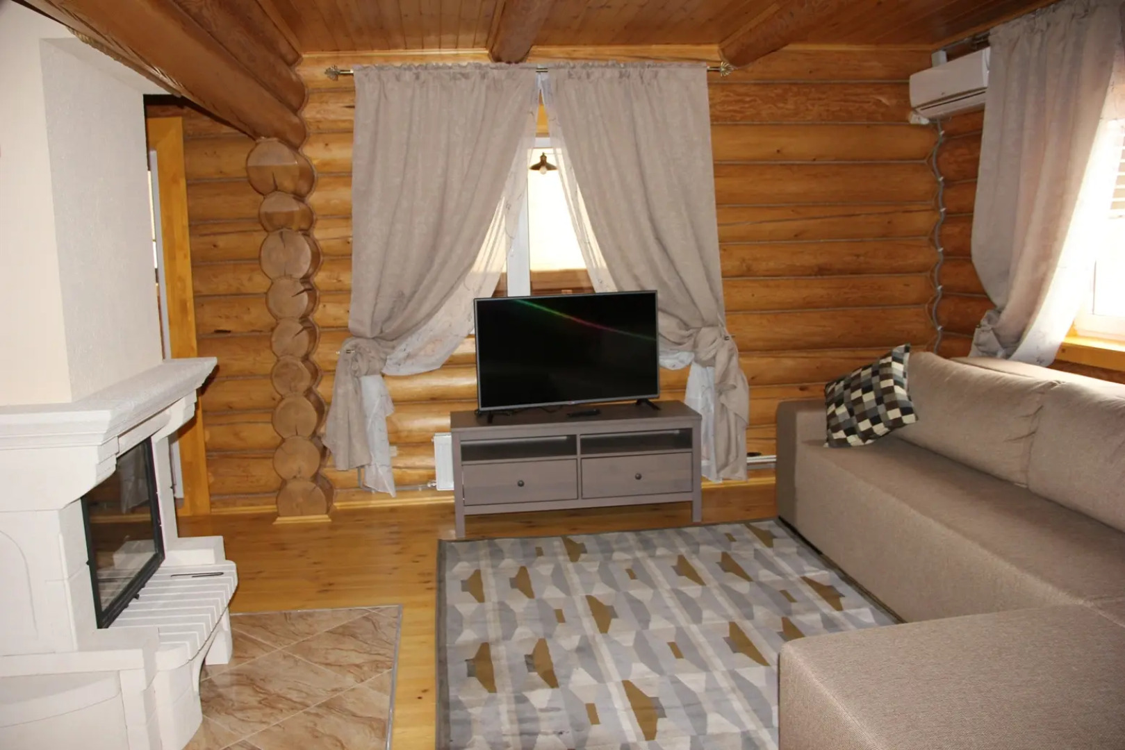 Частный дом коттедж с пятью комфортабельными спальнями