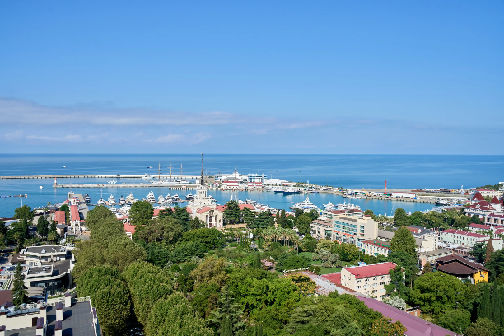 Апартаменты с Шикарным Видом на Море в Центре Сочи