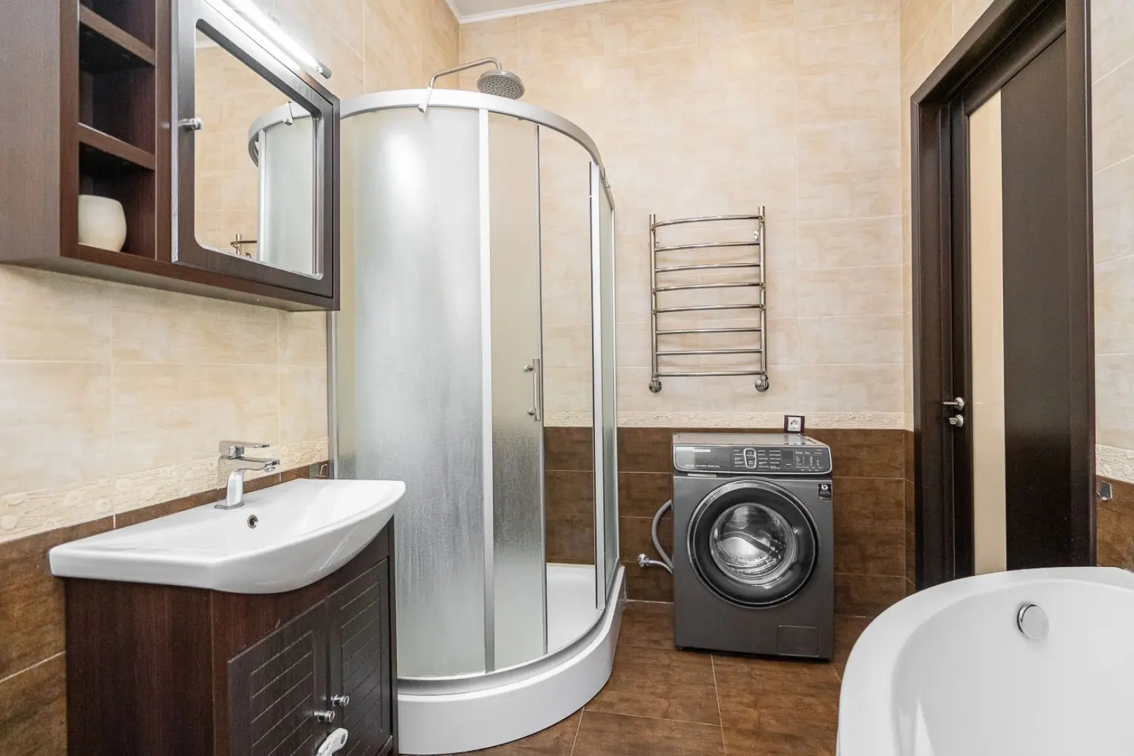 Апартаменты Трехкомнатная квартира возле парка Горького