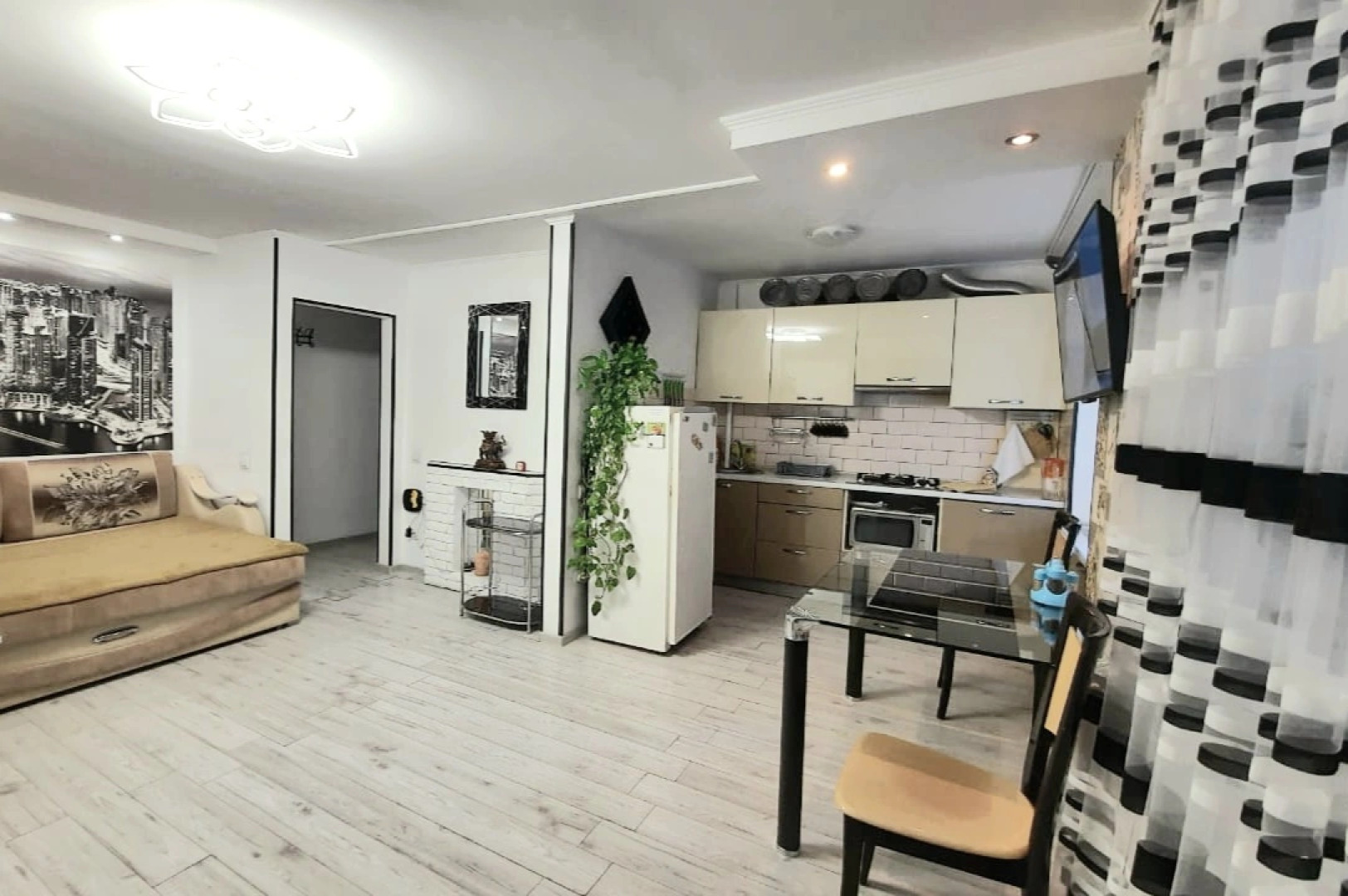 Апартаменты Отличная 2к Студия в Самом Центре