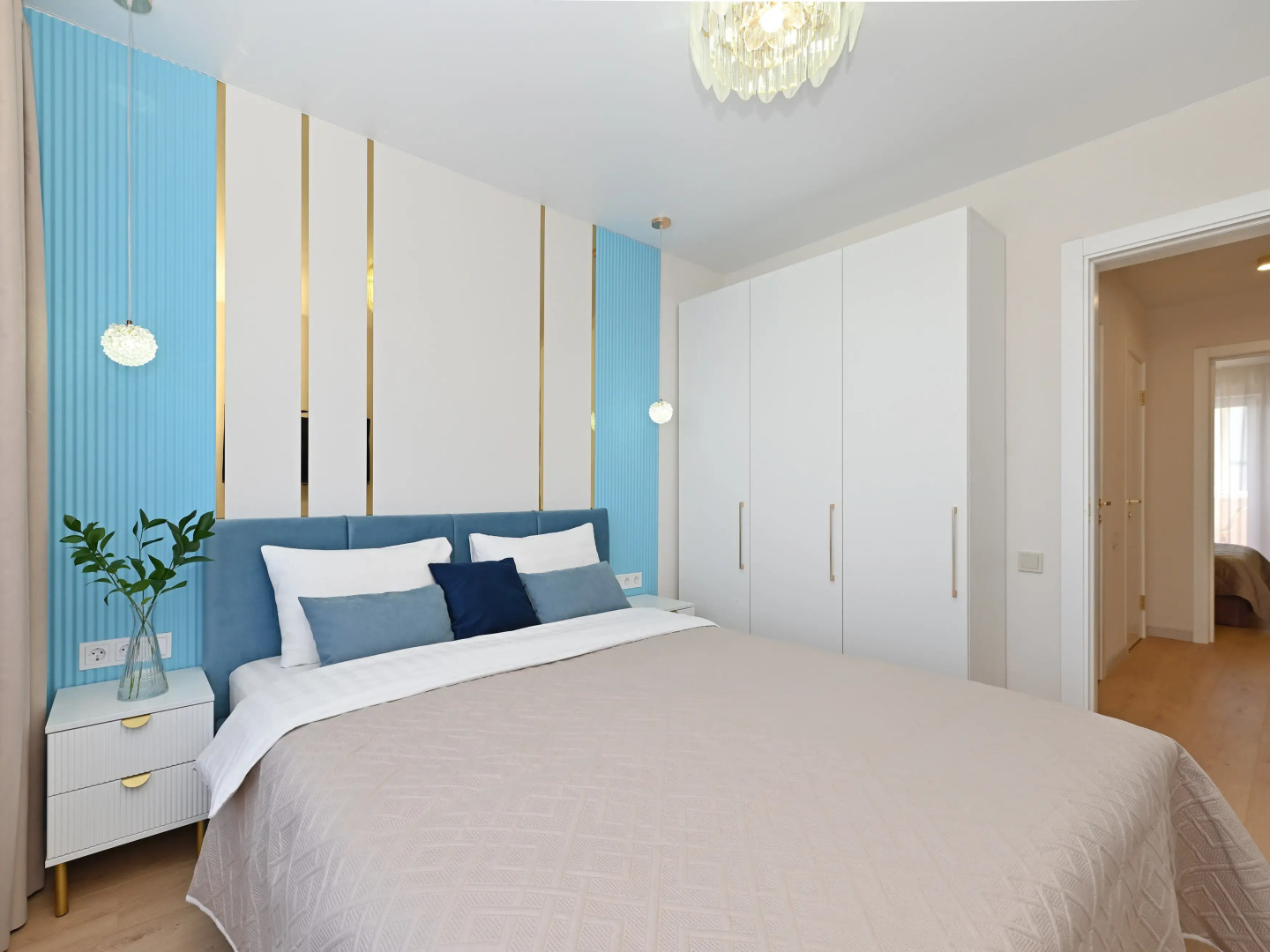 КвартираKenig Holidays 3-к в центре Рыбной деревни у Кафедрального собора