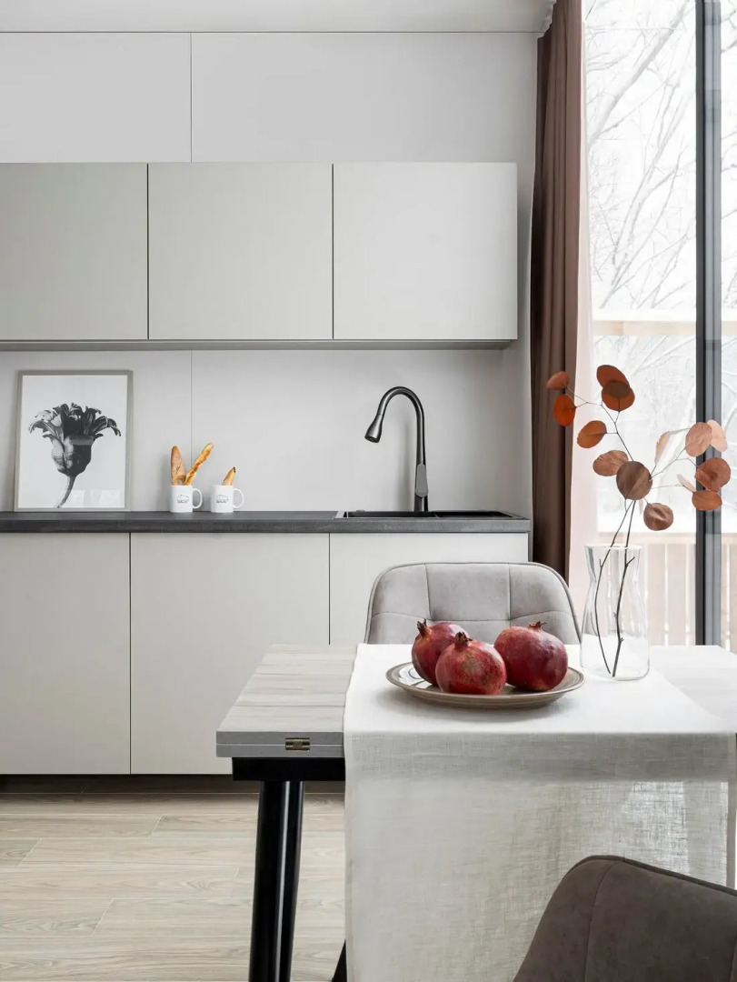 Частный Дом на Берегу Реки с Приватной Террасой и Джакузи