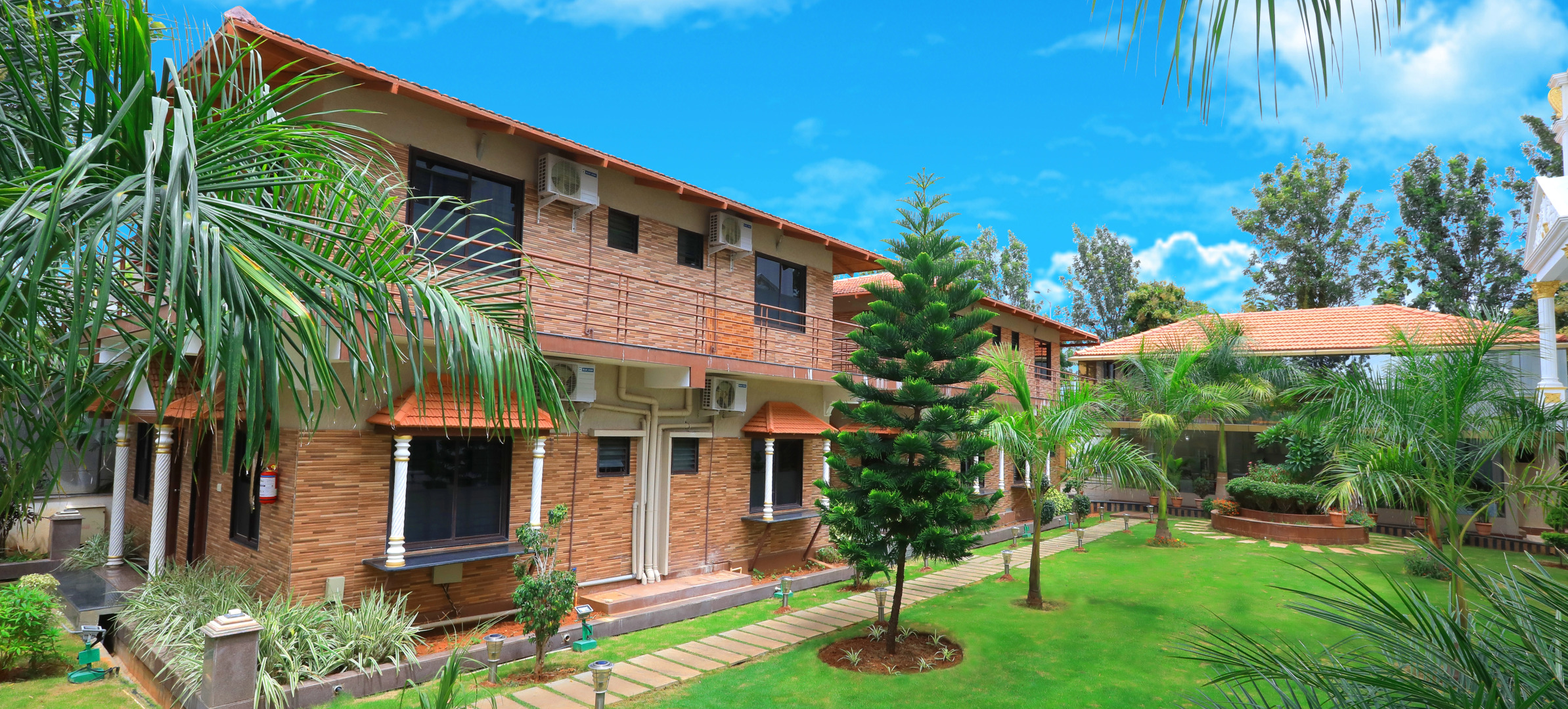 Отель Jalmahal Resort & Spa