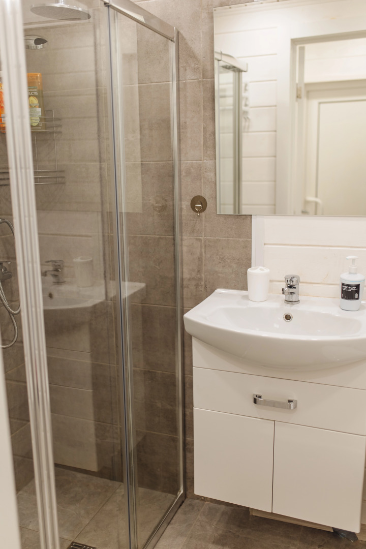 Частный дом House by river