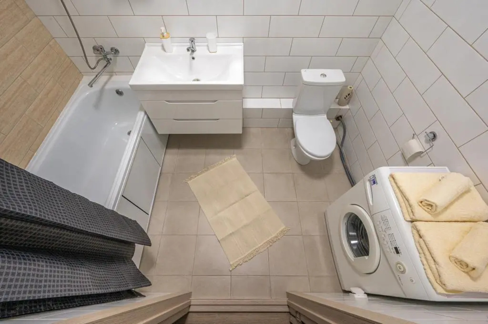 Квартира 8 Марта 202/4