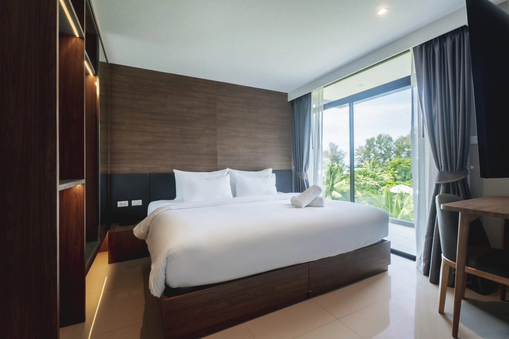 Апартаменты Beachfront 1501 br at Wyndham Naithon Phuket