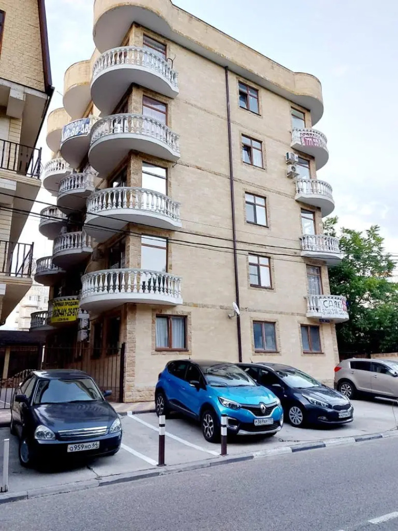 Море квартир с видом на парк Южные культуры