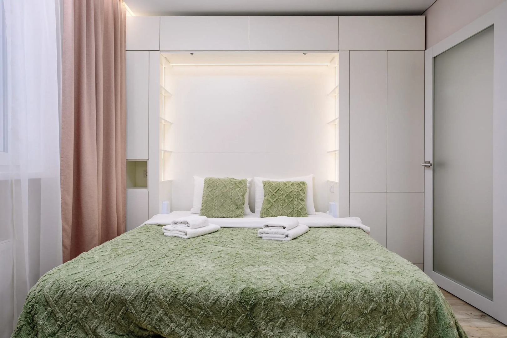 Апартаменты 107 Море Апартаментов в ЖК Фрукты