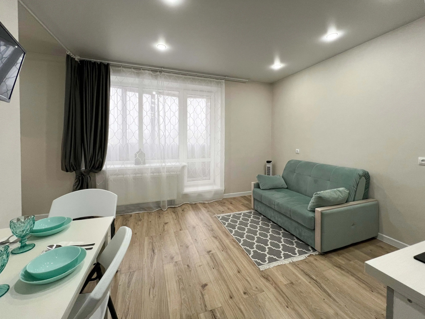 Светлая Студия Между Аэропортом и Метро Звездная Квартира