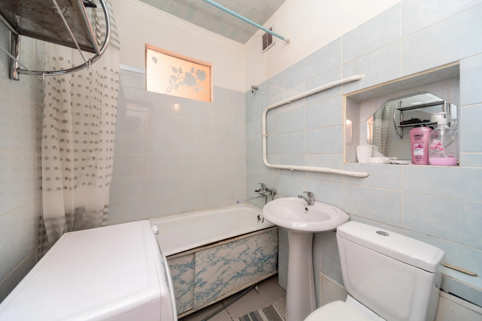 Апартаменты Мира 90