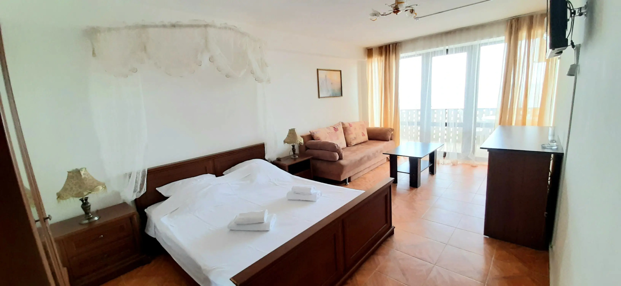 Курортный отель Корона