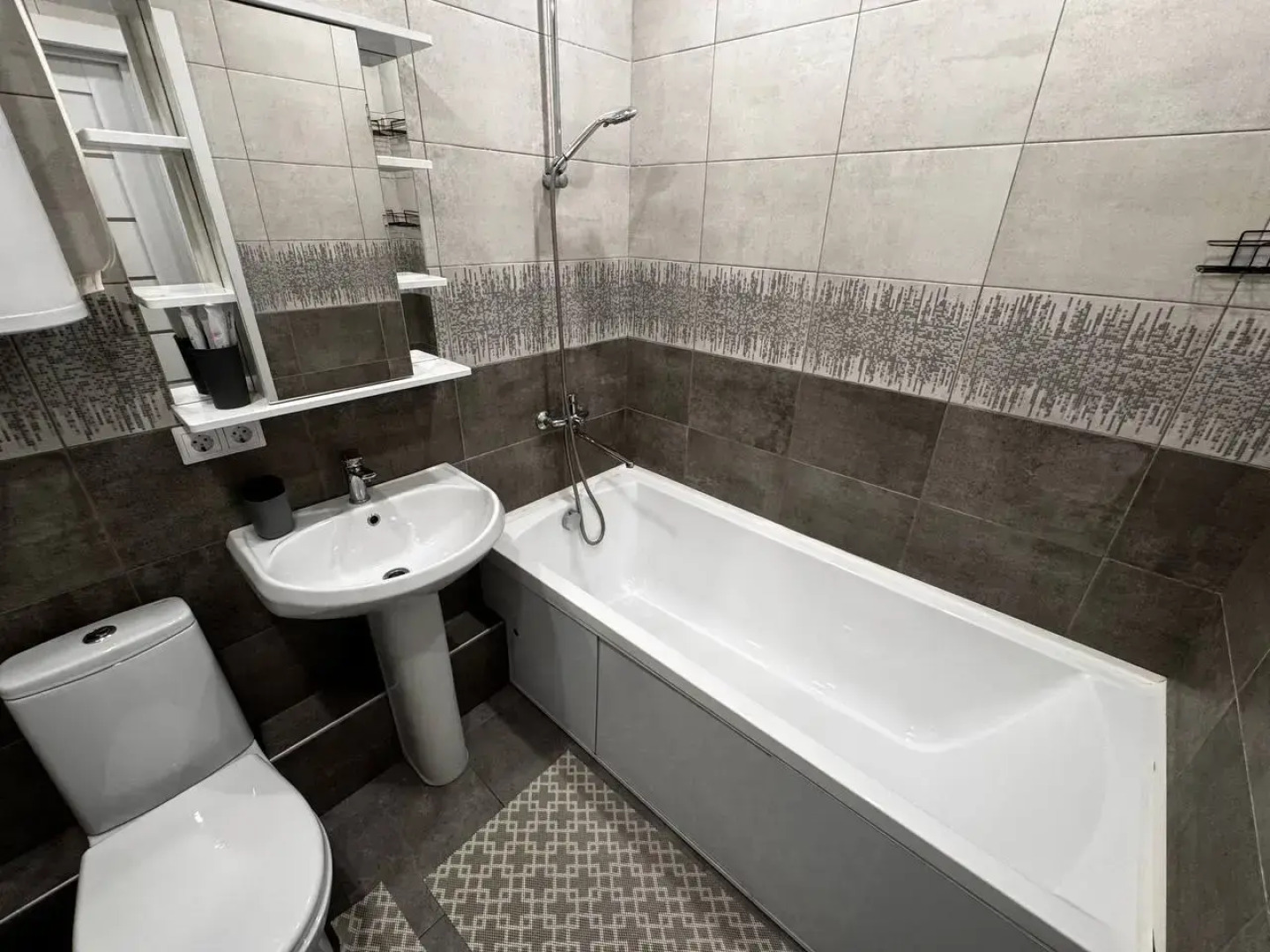 Квартира на левом берегу у ДК Кирова