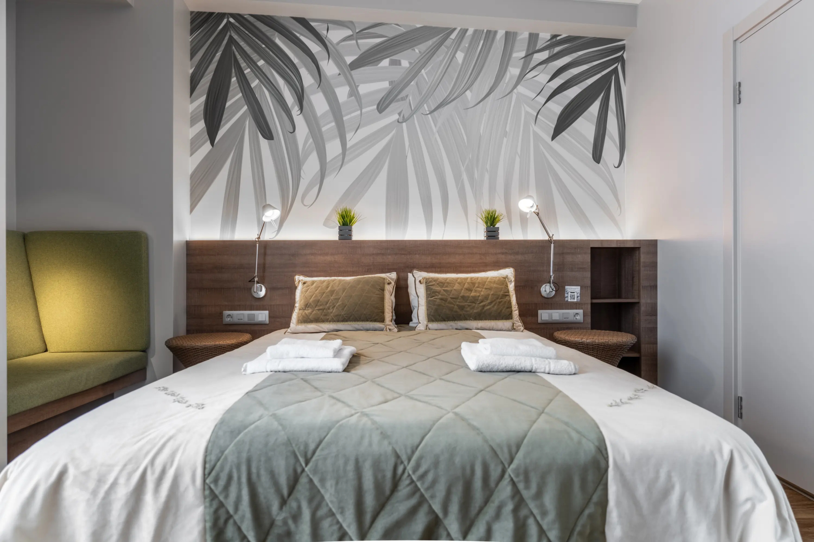 Апартаменты Дизайнерские с бассейном и морем вместимостью от 1 до 3 гостей от собственника