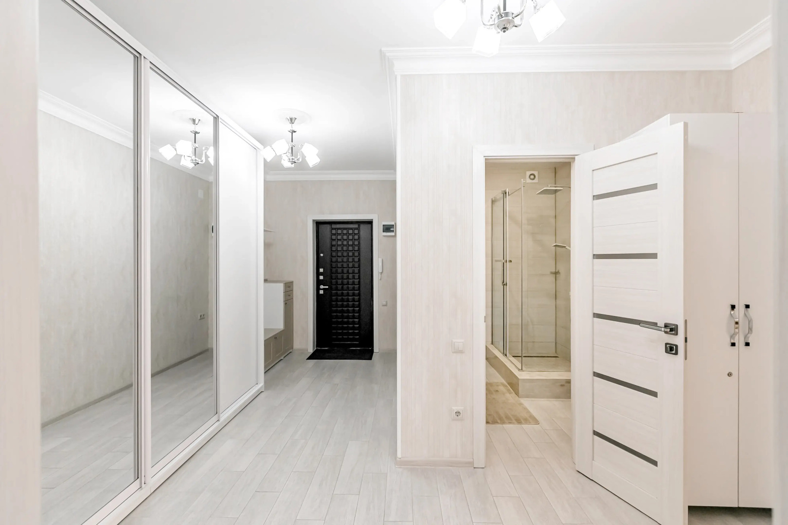 Апартаменты Лира от Ирины Савельевой + С красивым видом на Боргустанский хребет + У входа в верхний Курортный парк + Релакс 150%!