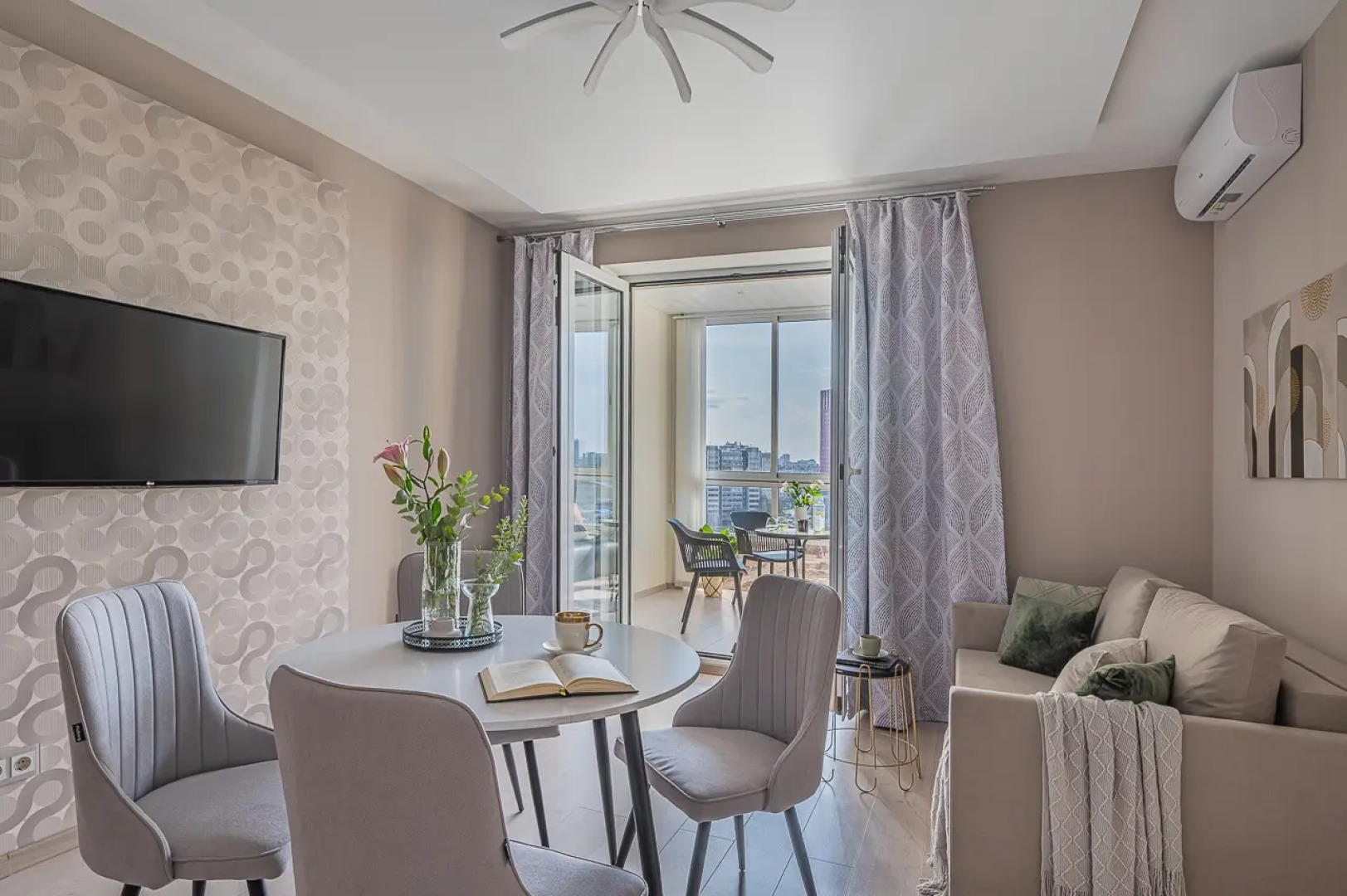 Квартира премиум класса с джакузи, сауной и панорамным видом