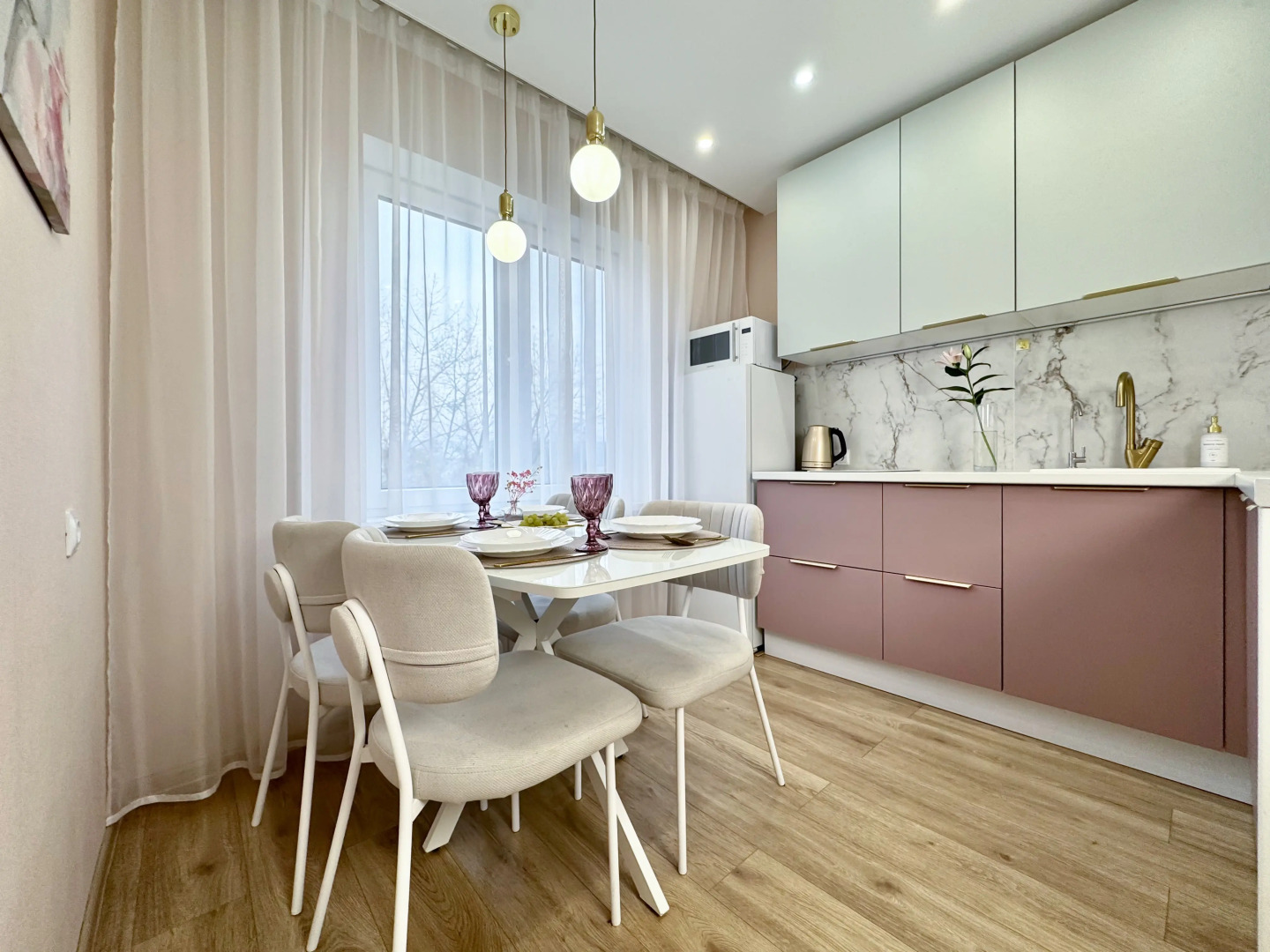 КвартираKenig Holidays 2-к "Птицы" в самом центре Рыбной деревни