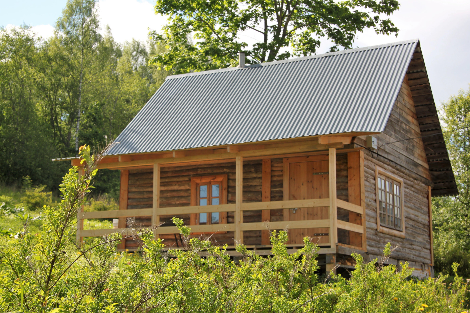 Бунгало Изба Пасечника трехместная. Хутор Медовый.