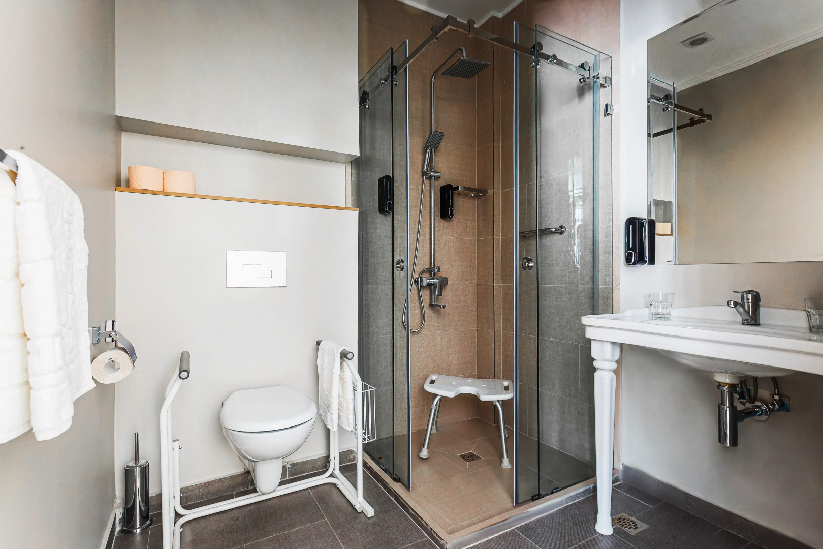 Отель River Inn