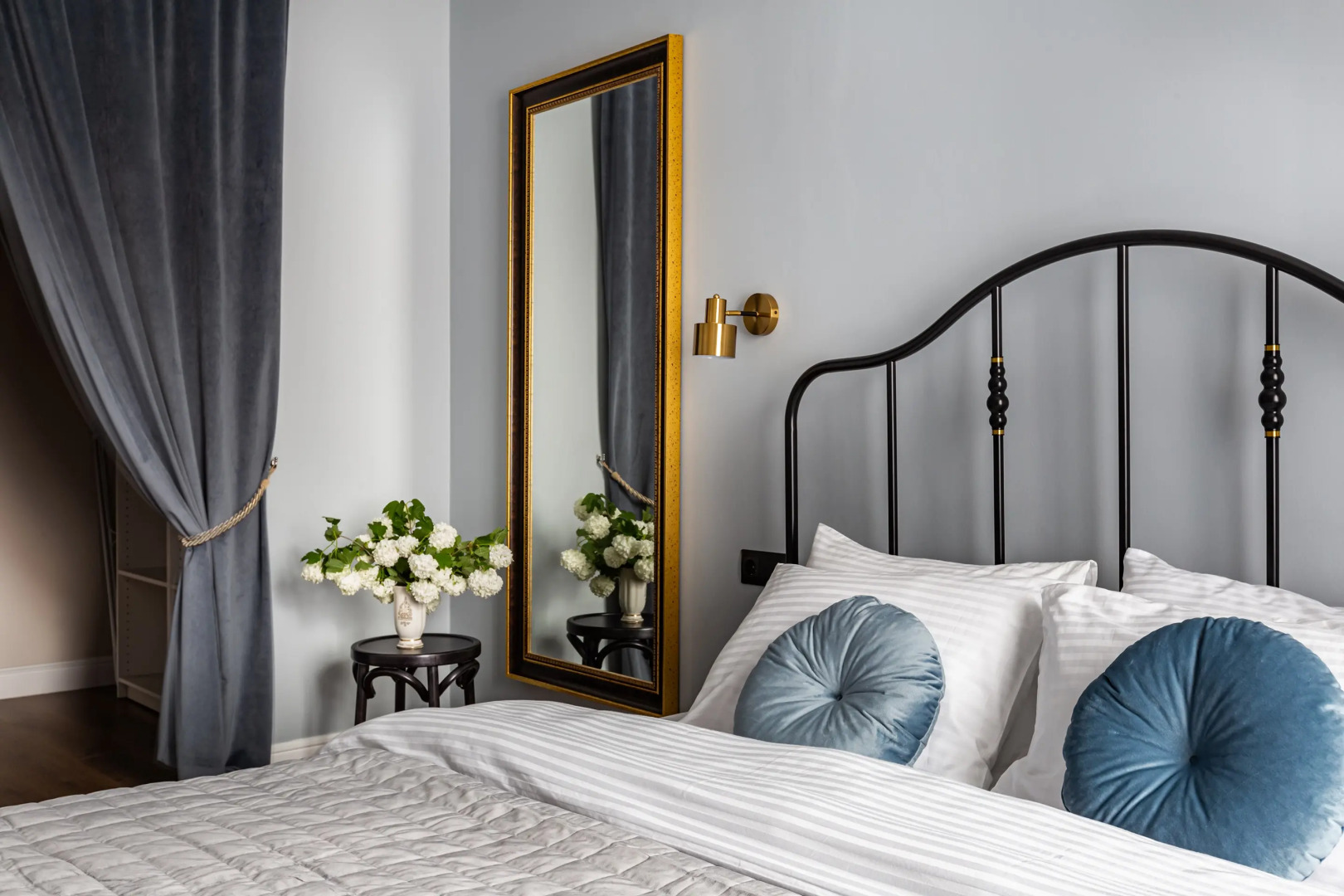 Apartments Old fashioned Petrogradka