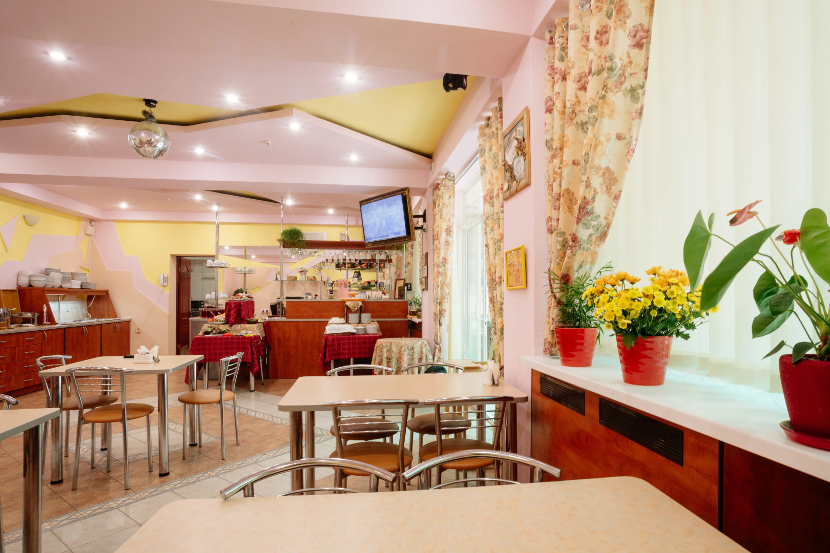 Отель Ламбат