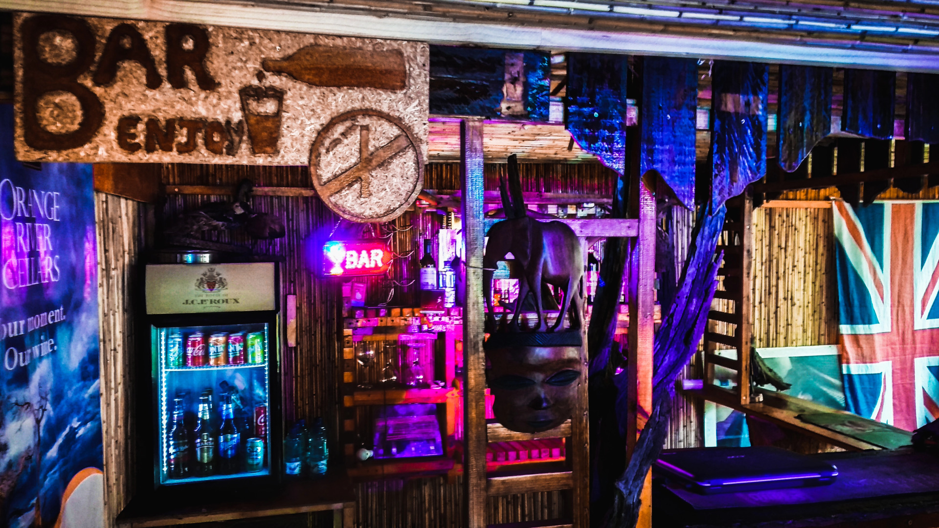 Хостел Elephant Trail Guesthouse and Backpackers