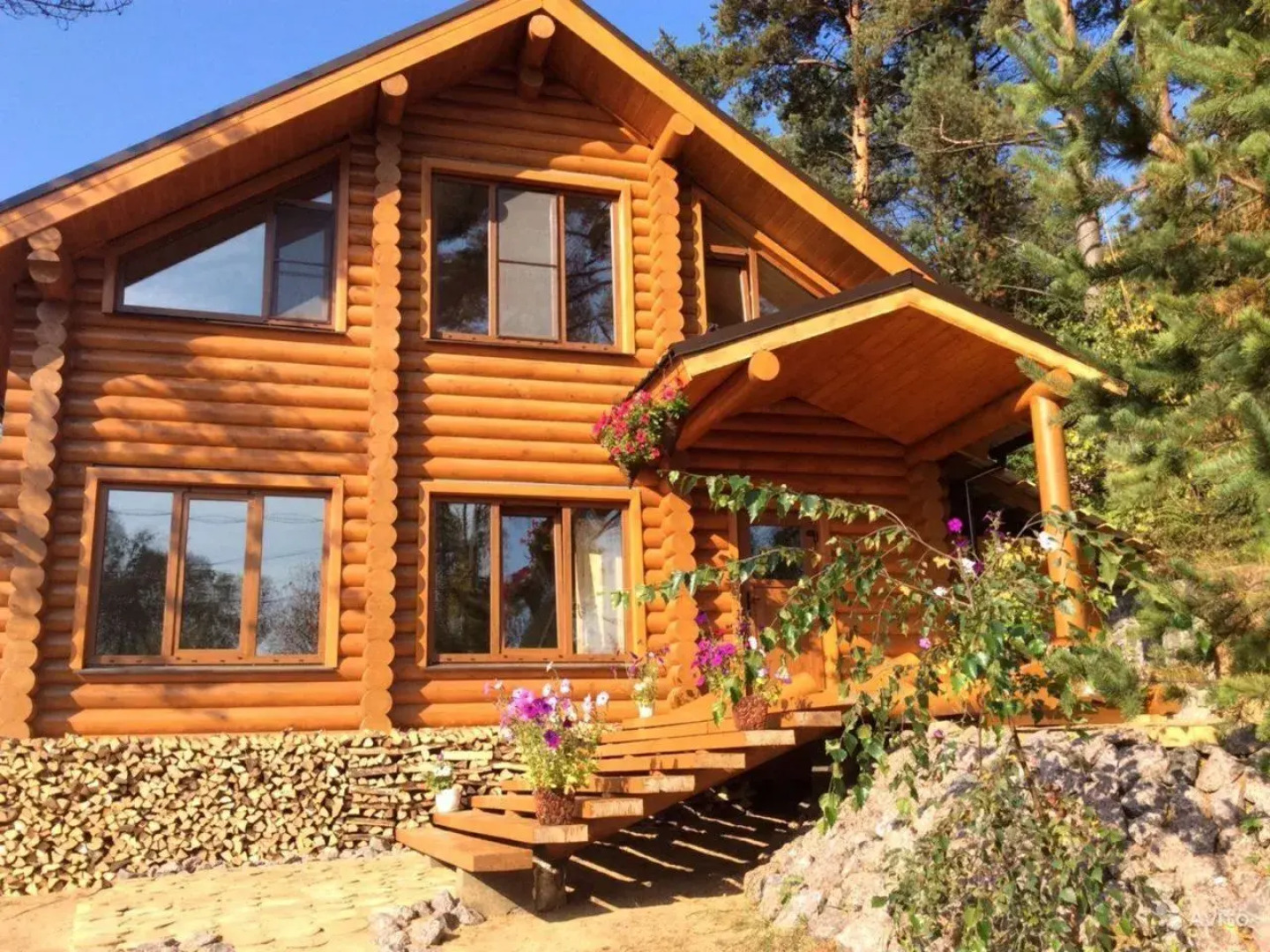 Частный дом на берегу Лемболовcкого озеpа