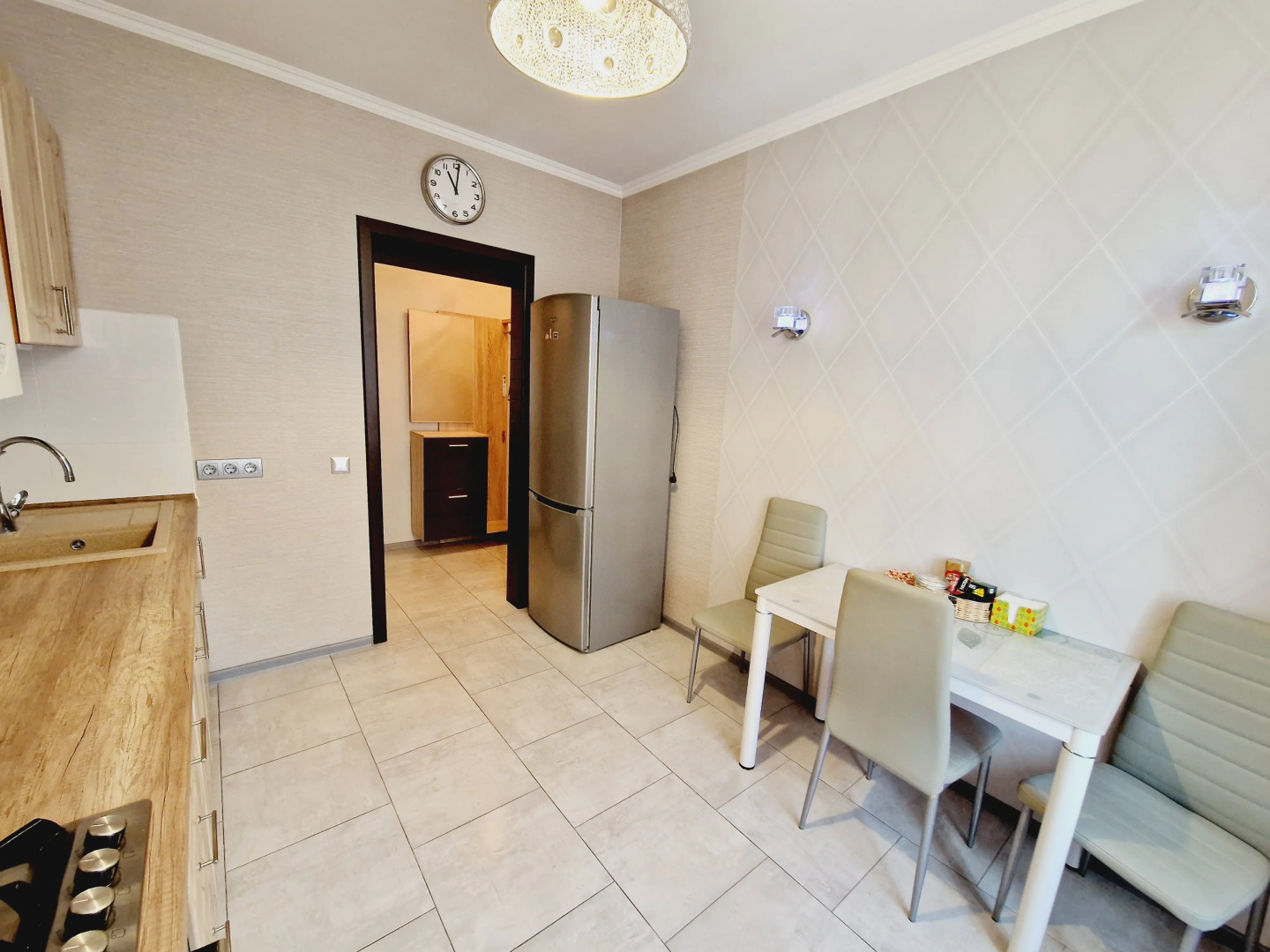 Квартира Восхитительная квартира! Не далеко от Центра! Вблизи Верхнего озера!