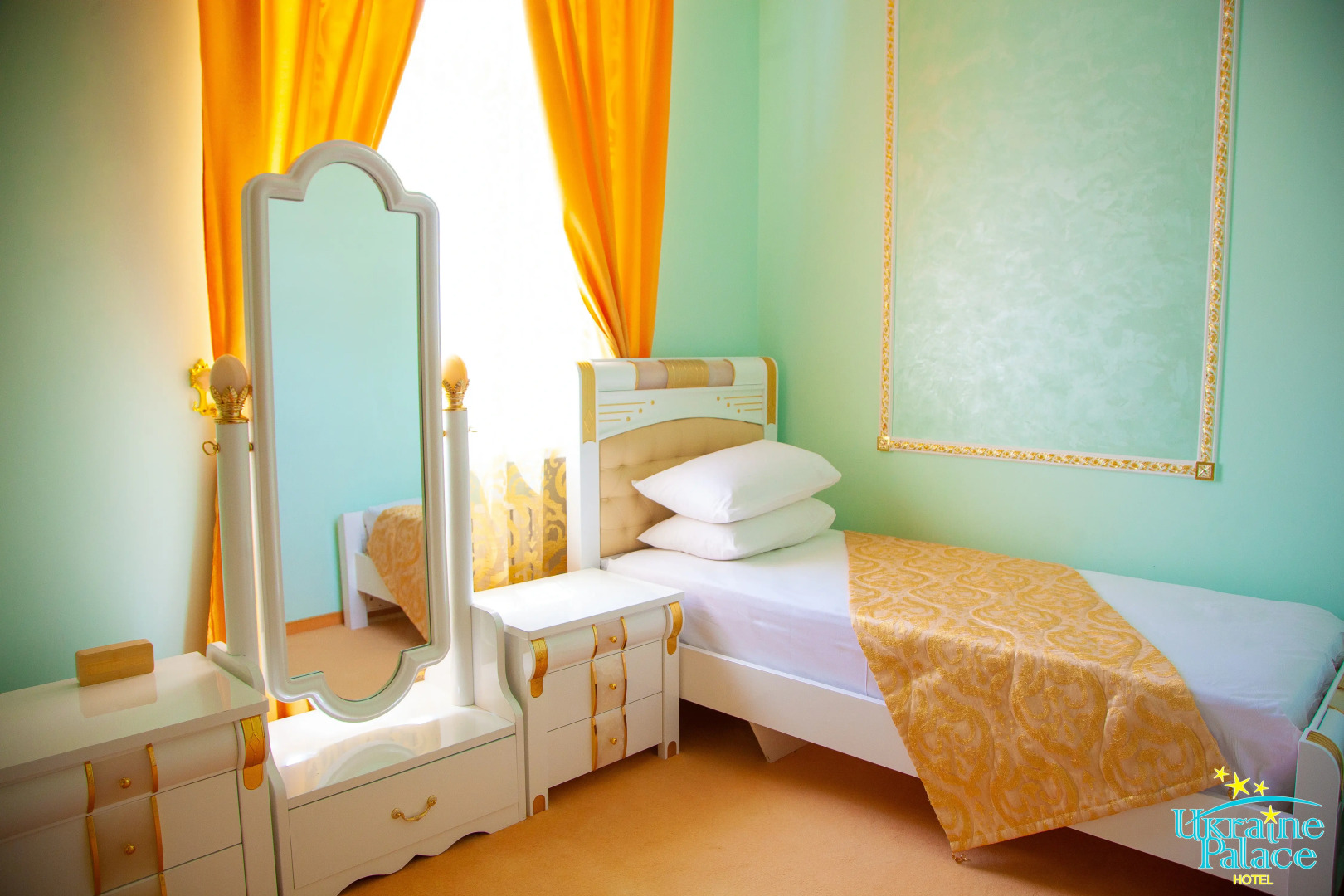 Отель Палас