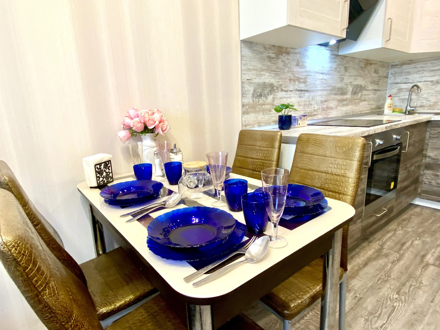 Квартира 2 комн. рядом Ж/Д вокзал -Пограничный институт-Автовокзал