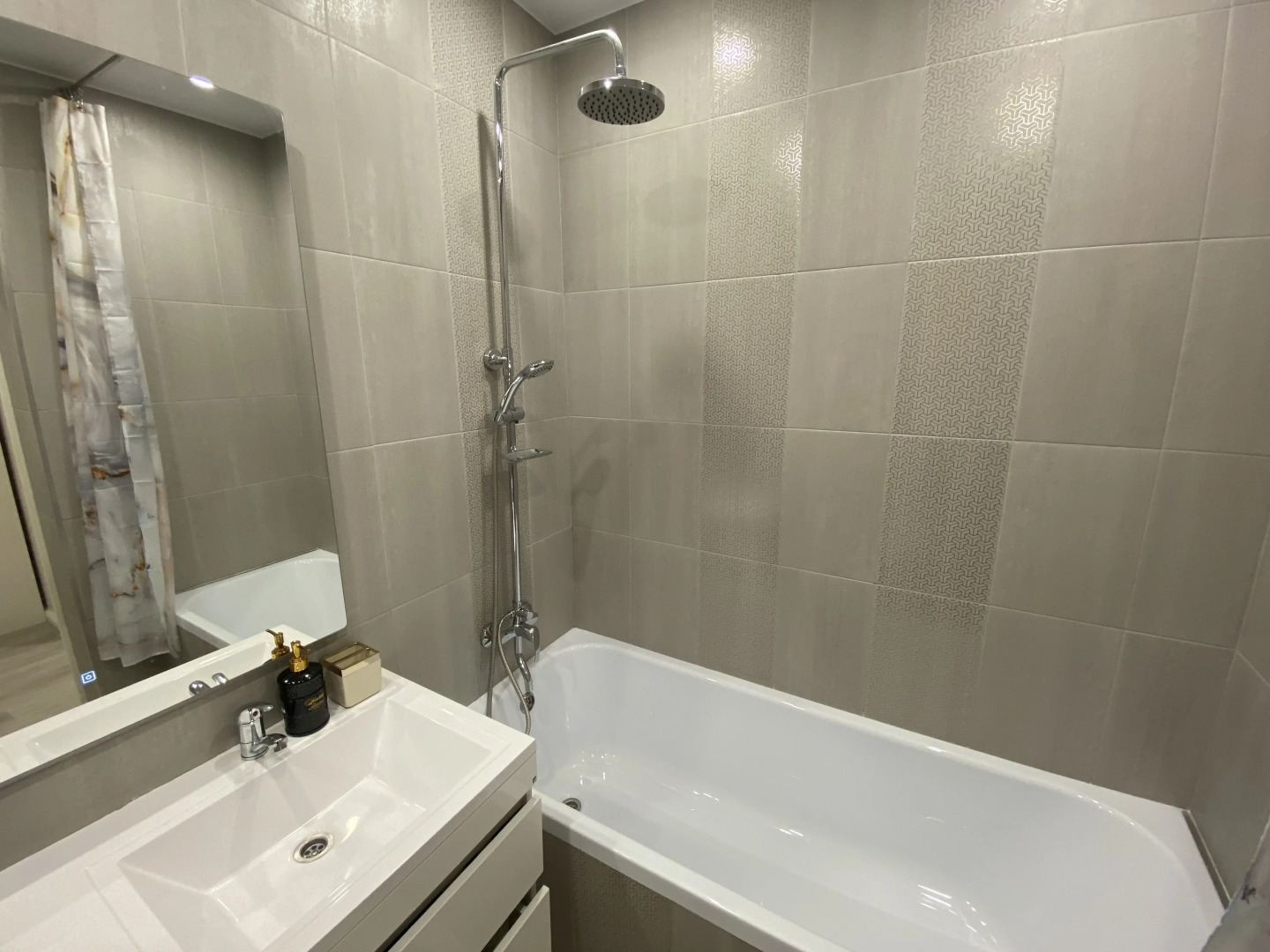 Апартаменты Deluxe на Октябрьском 26