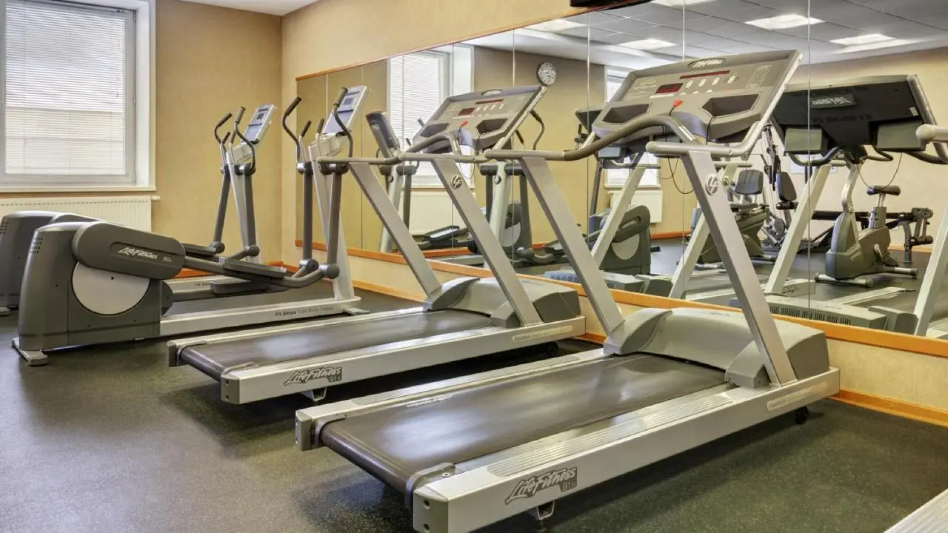 Отель Сущевский Сафмар (бывший Холидей Инн Москва Сущевский)