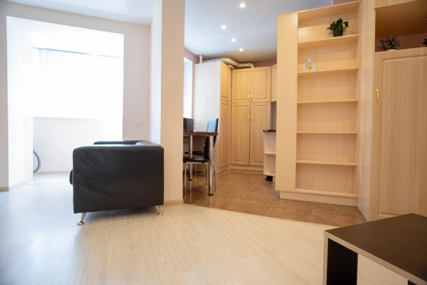 Апартаменты студия с светлым ремонтом в новом доме