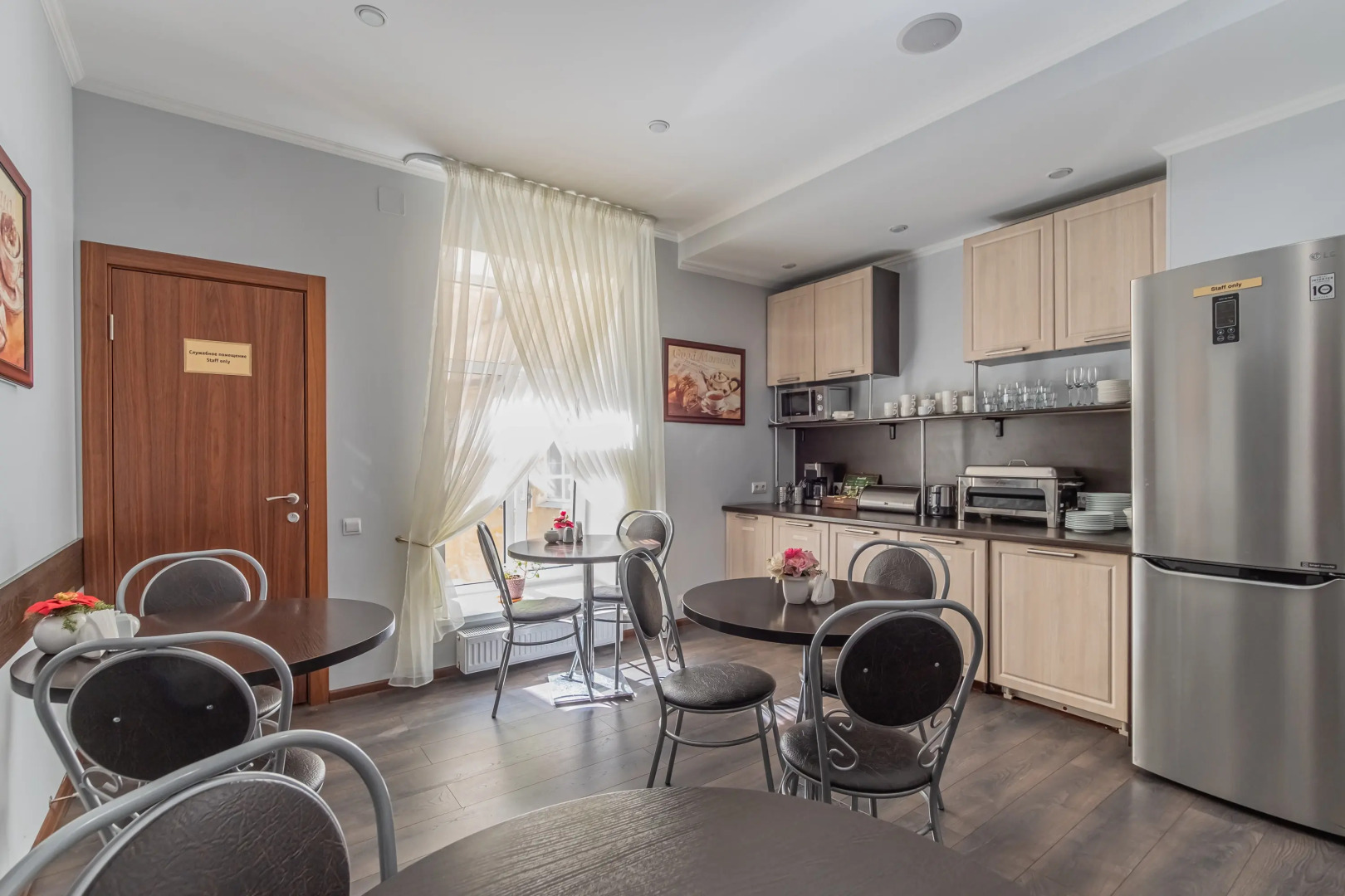 Меблированные комнаты Ларго у Невского проспекта