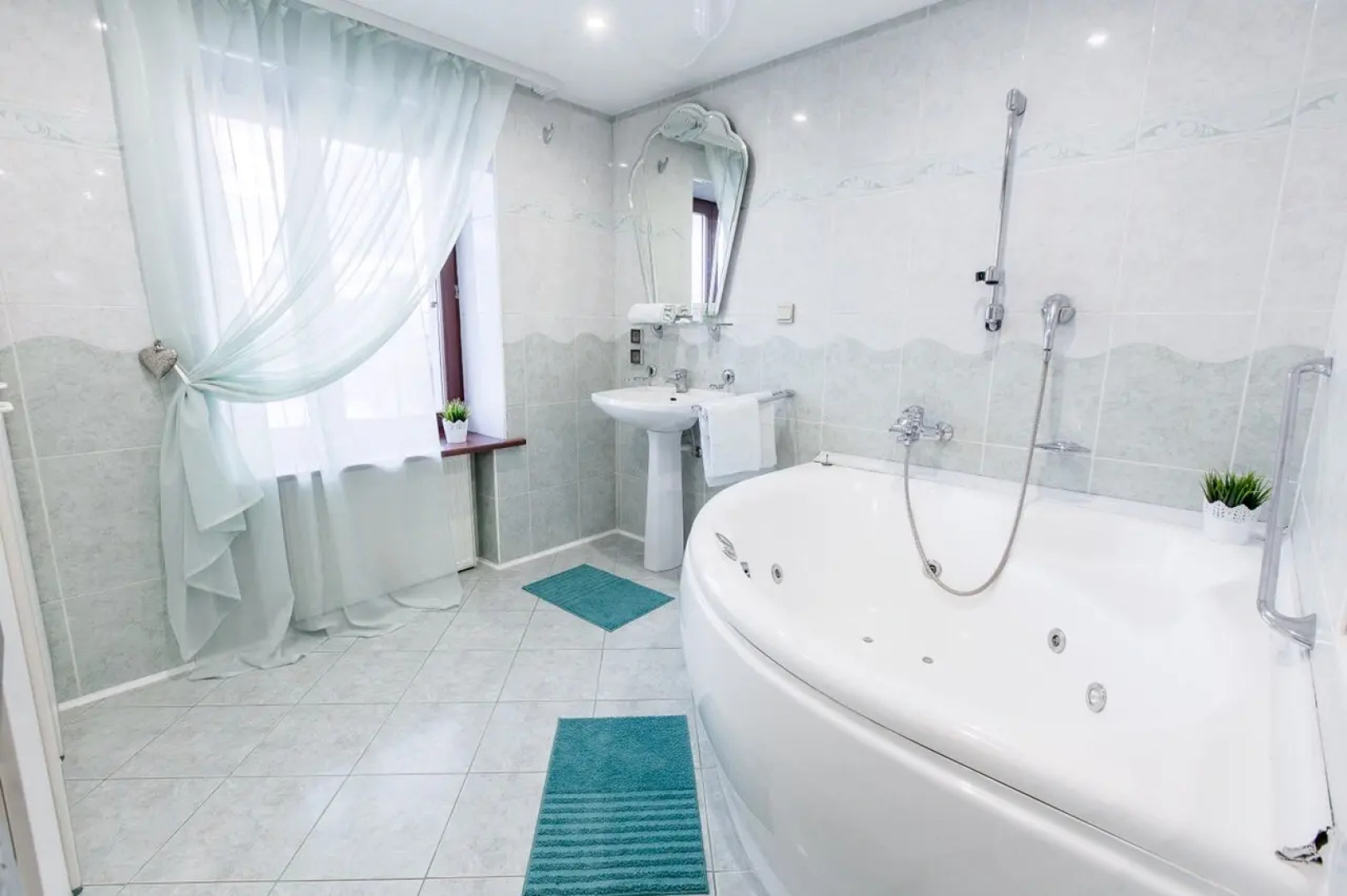 Апартаменты Четырехкомнатные с Видом на Набережную