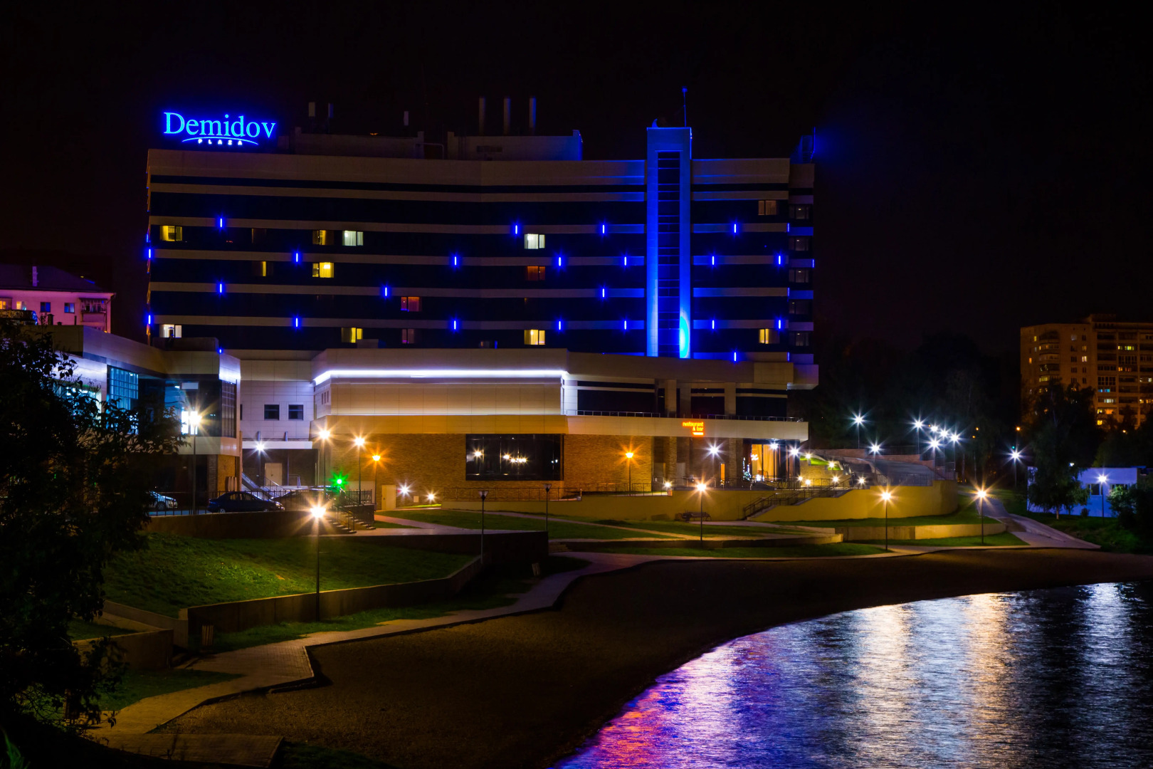 Отель Демидов Плаза