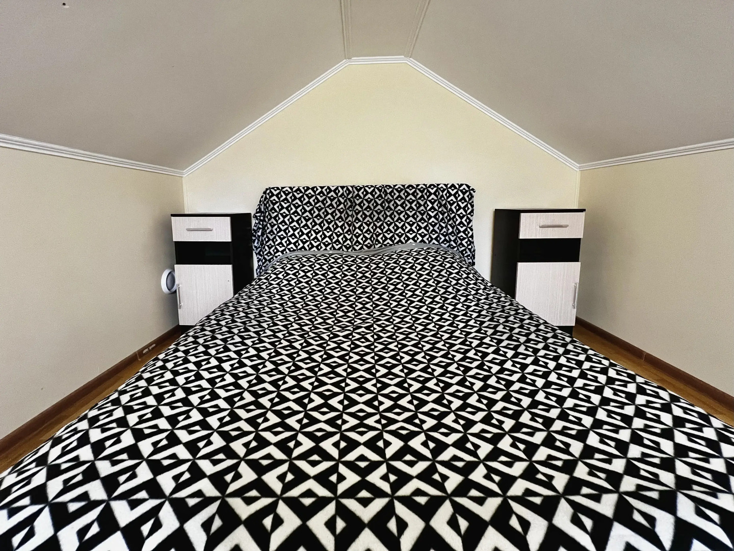 Гостевой дом Загородный таунхаус на берегу собственно водоёма