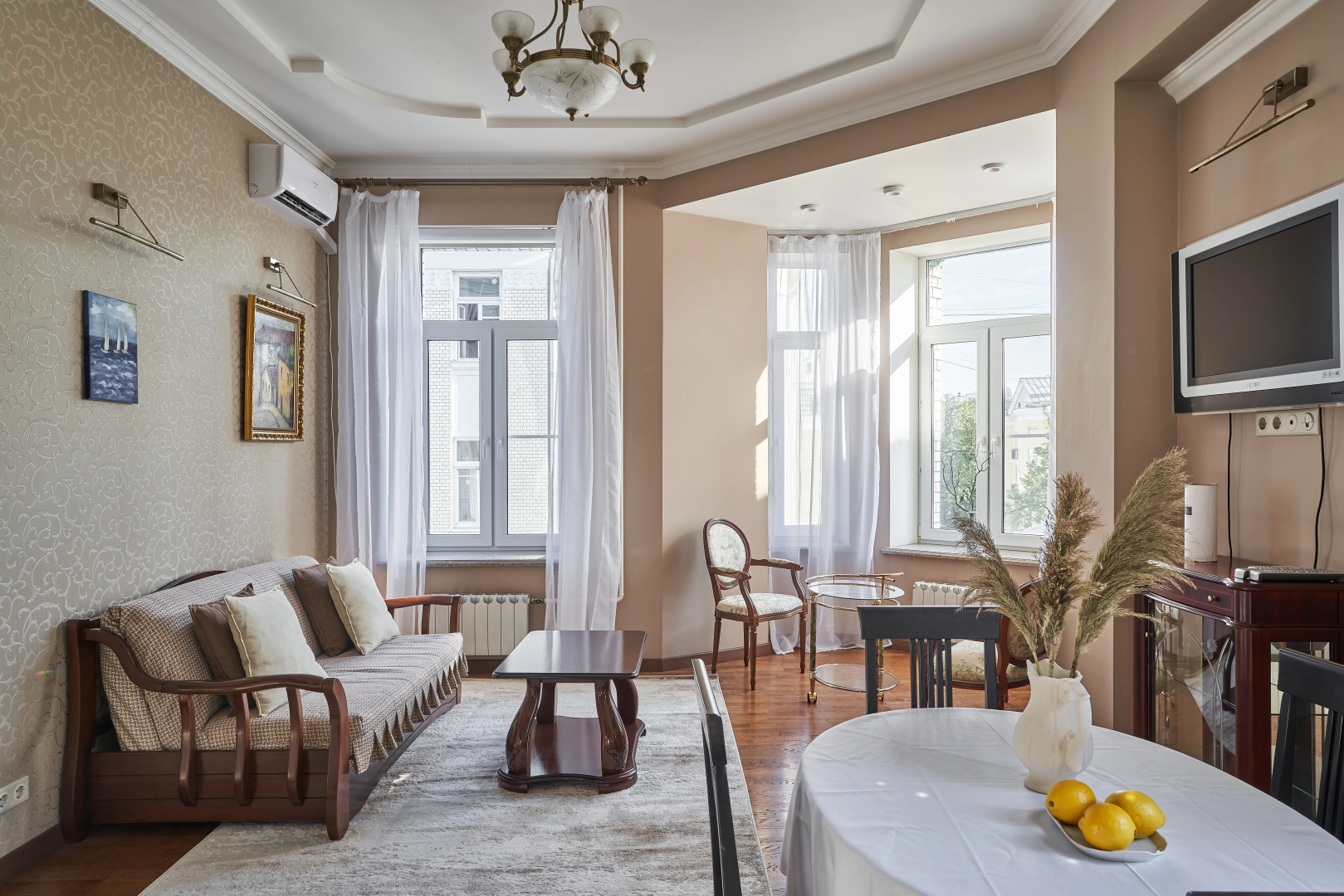 Апартаменты в Доходном доме на Патриарших прудах