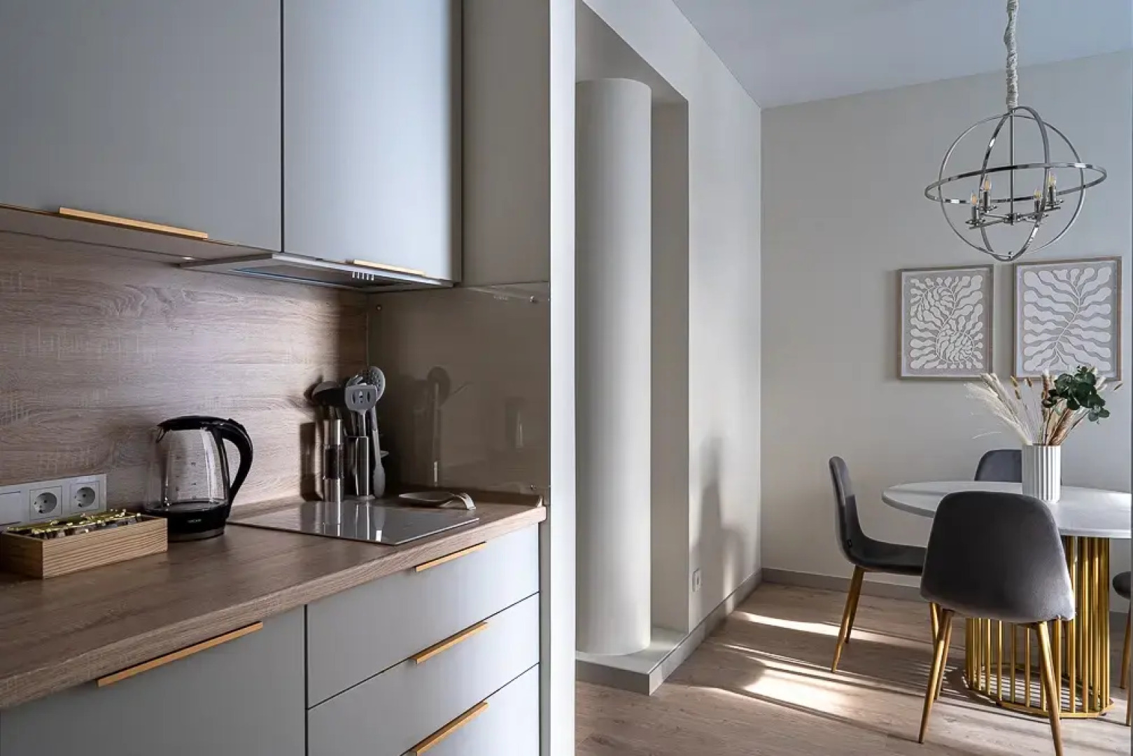 Апартаменты с отдельной спальней на Большой Покровской (до 4х гостей)