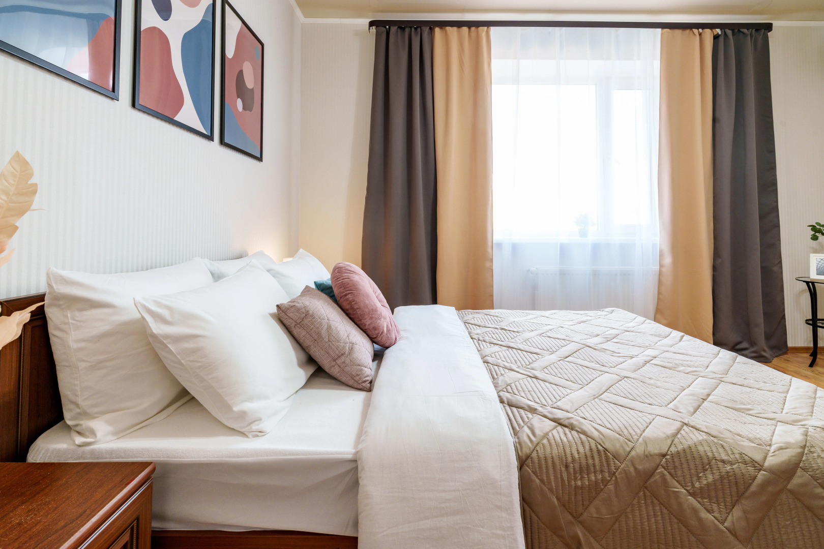 Квартира двухкомнатная Апарт-Отелика в Шаговой Доступности к Парку Галицкого